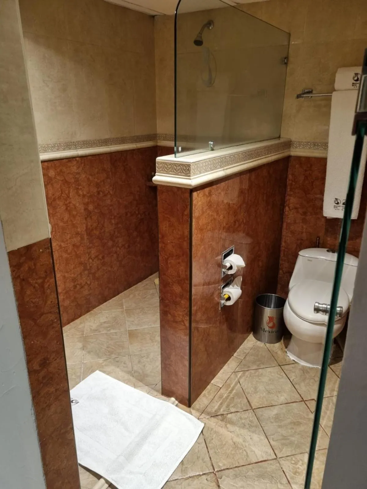 Shower in Hotel Mexicali