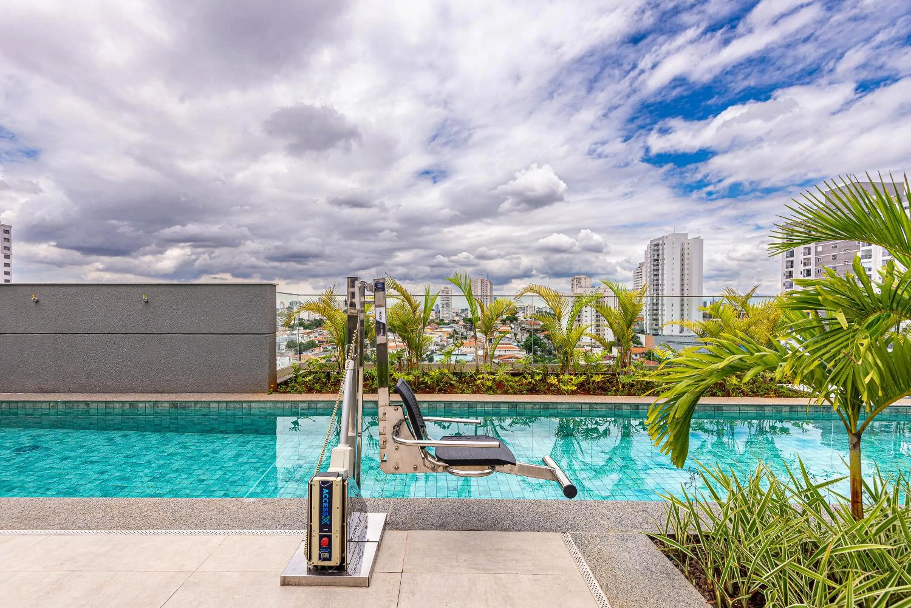 Swimming pool in Roomo Transamerica SP Alto do Ipiranga