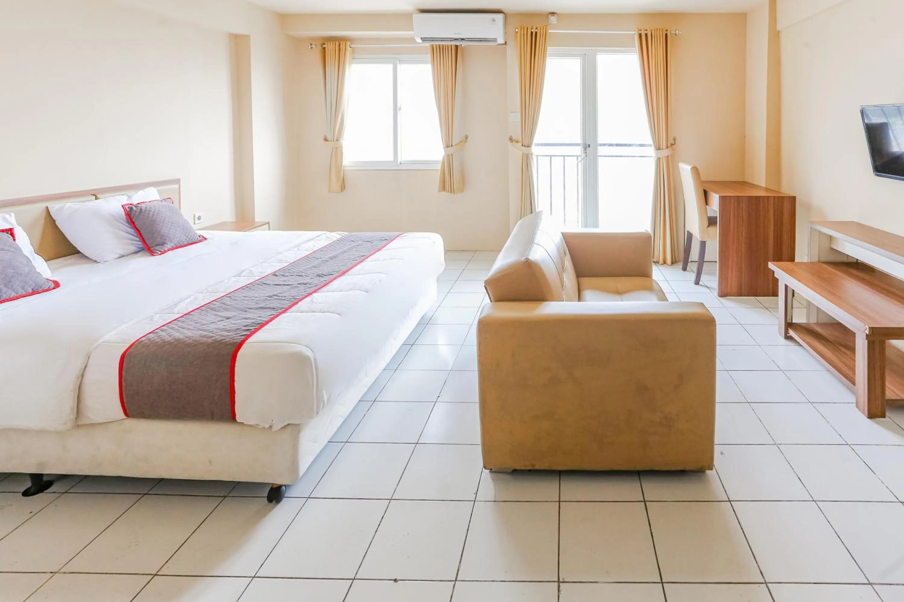 Bedroom, Bed in Collection O Serviced Apartmen Mutiara Kota