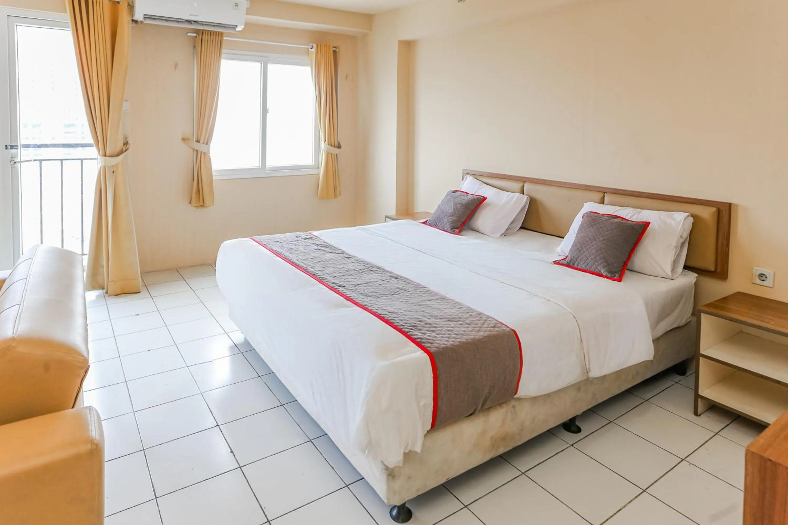 Bedroom, Bed in Collection O Serviced Apartmen Mutiara Kota