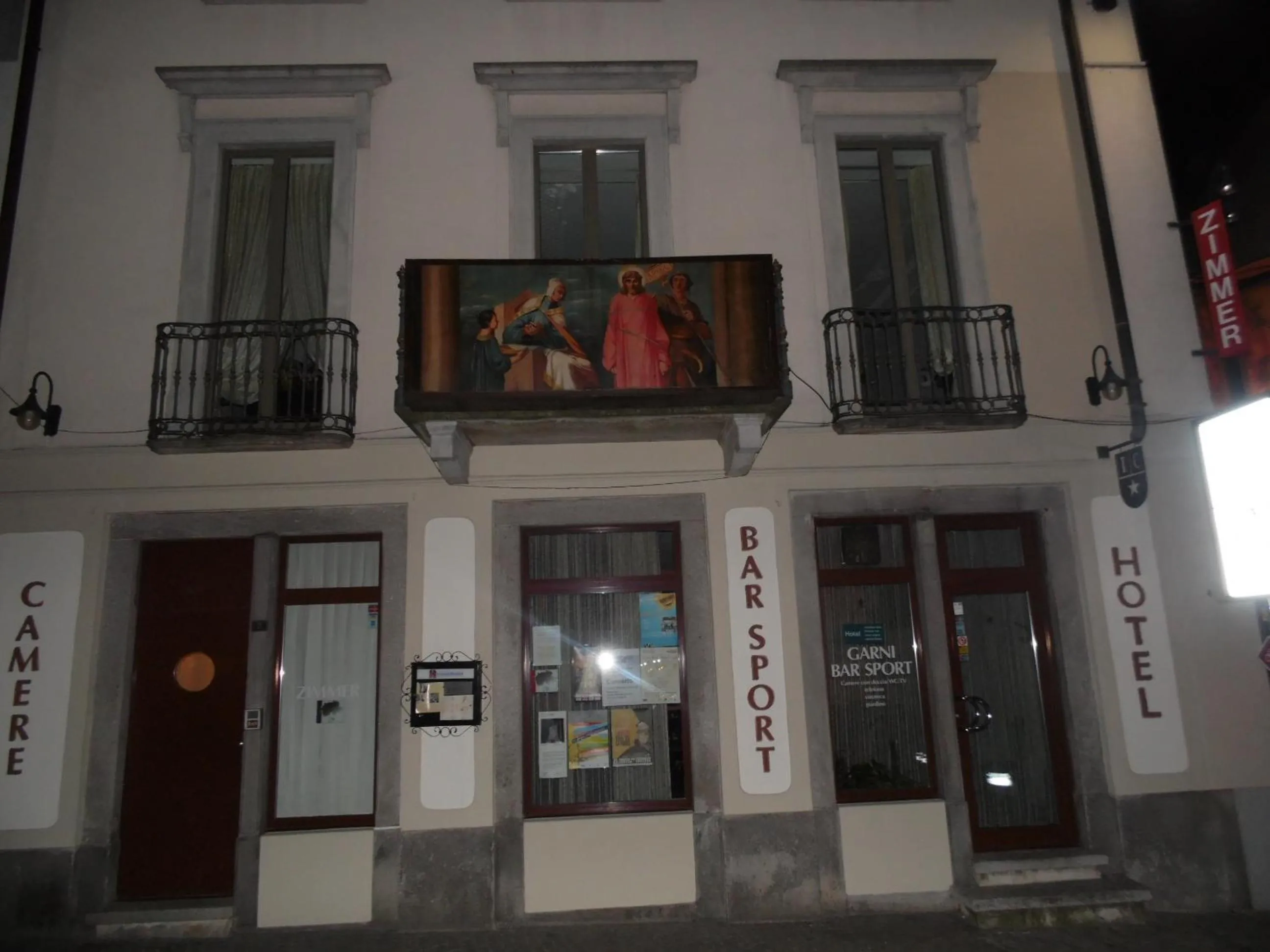 Facade/entrance in Garni Bar Sport