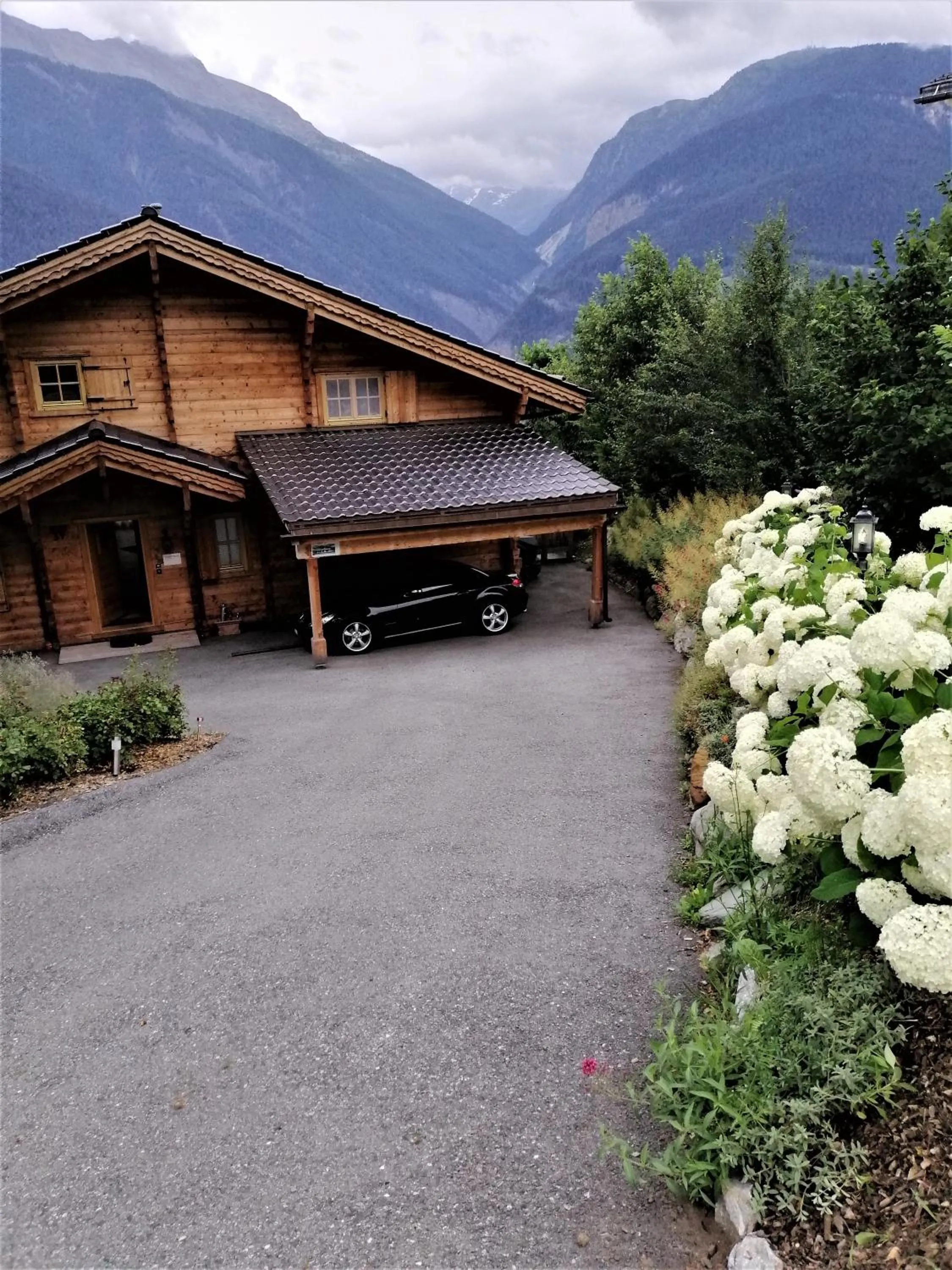 Facade/entrance in Chalet Mund