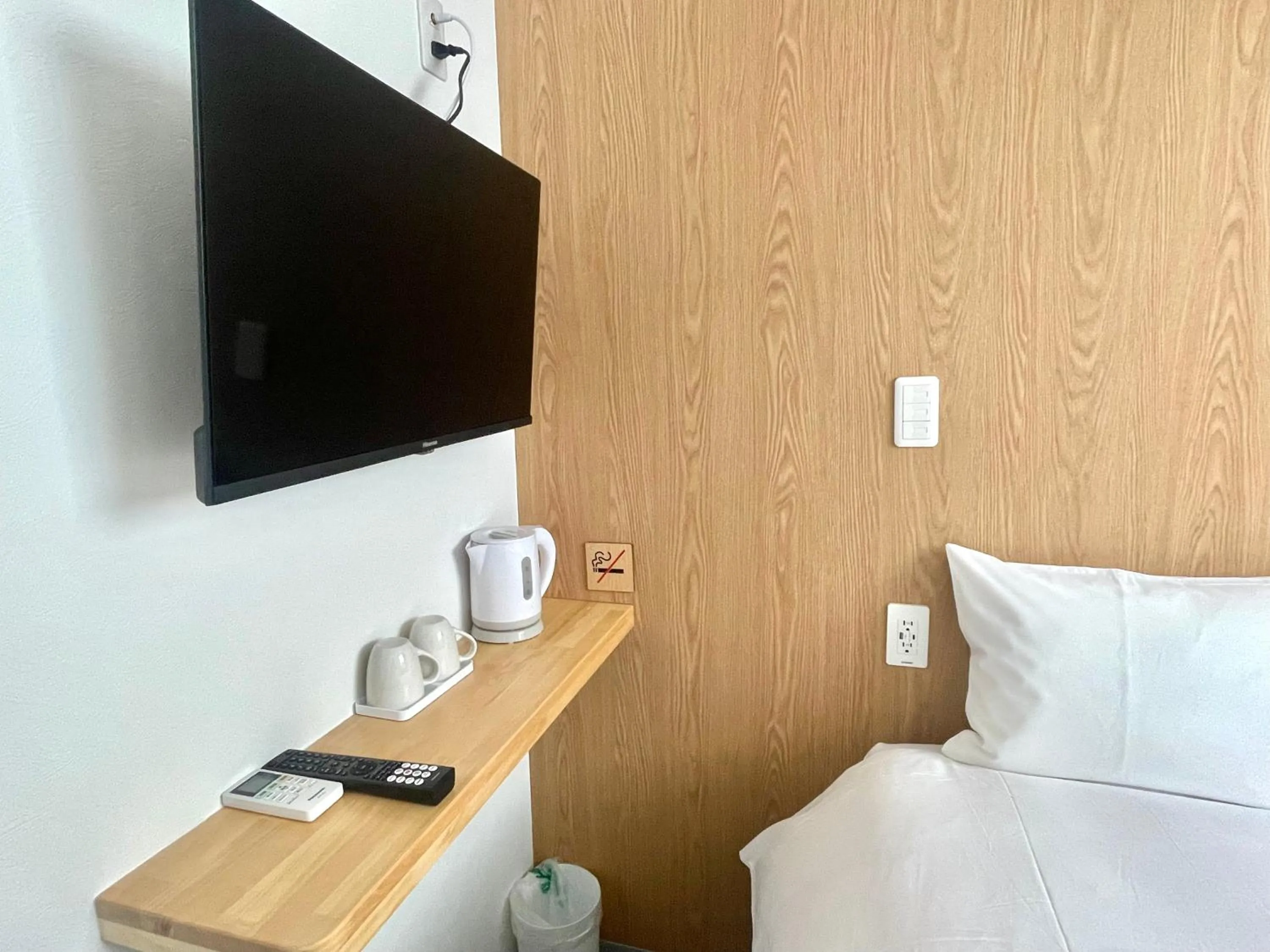 TV and multimedia, Bed in Softlight Inn Asakusa Tokyo