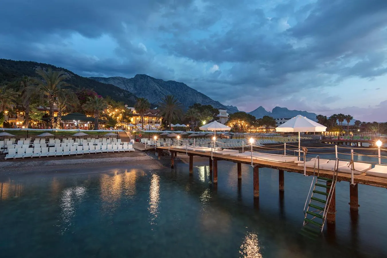 Beach in Grand Ring Hotel