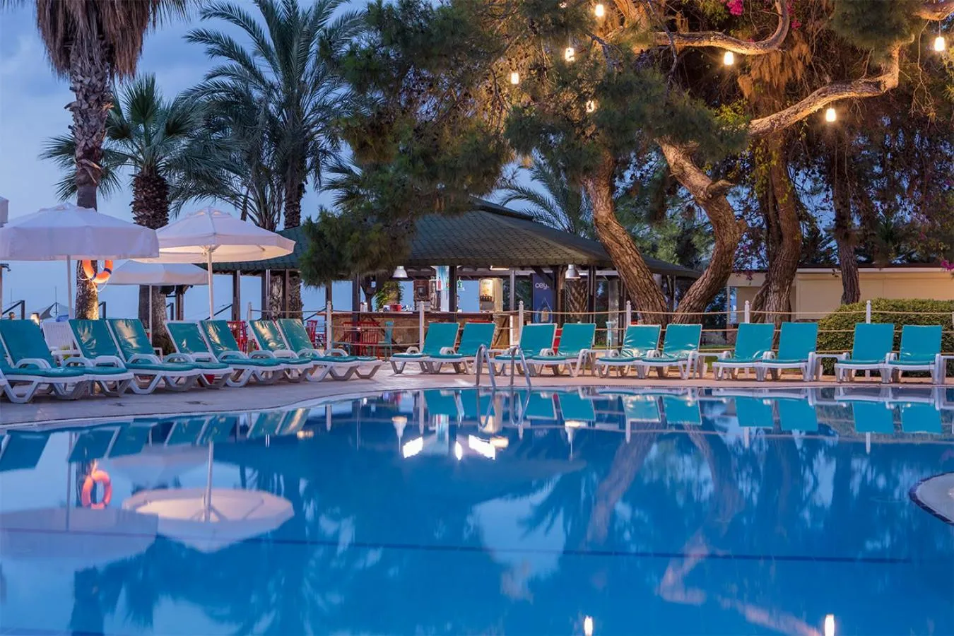 Swimming pool in Grand Ring Hotel