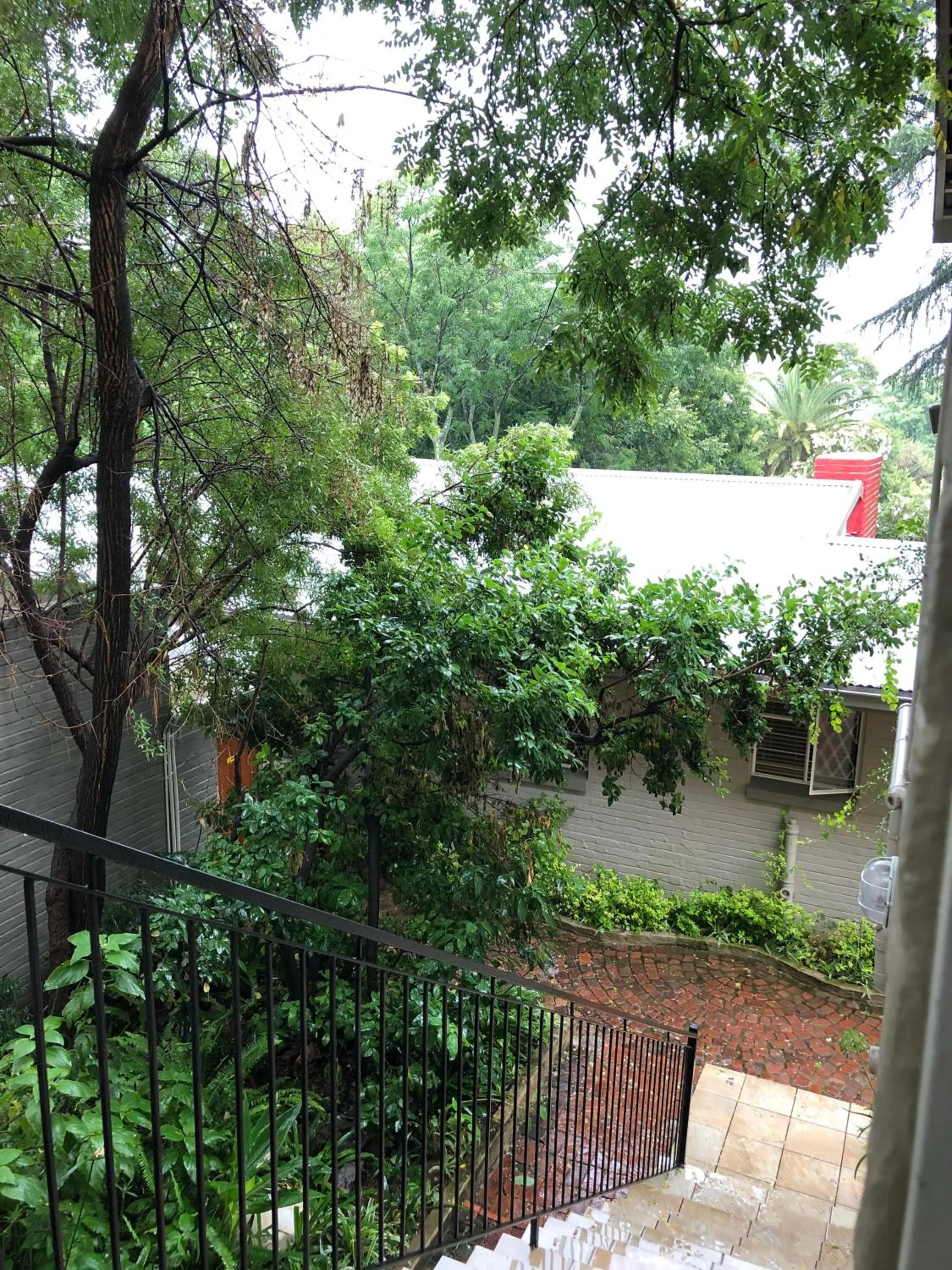 Inner courtyard view in The Haystack On Homestead