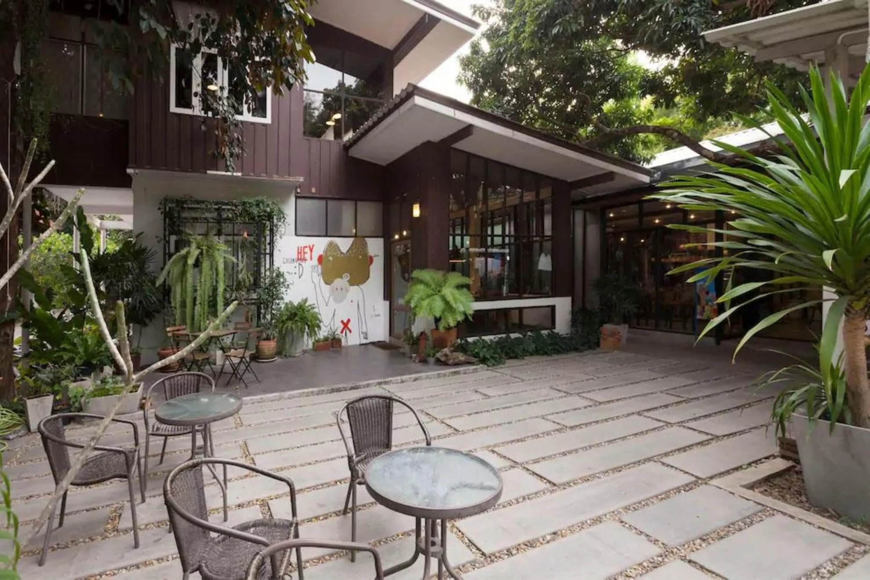 Property building in Chiang Mai D Hostel