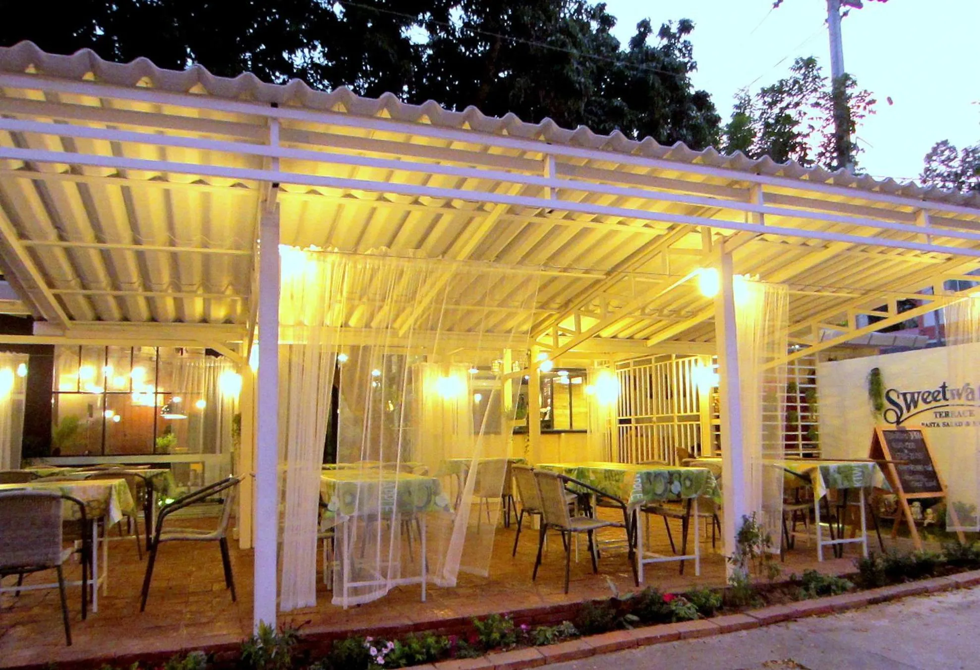 Restaurant/places to eat in Chiang Mai D Hostel