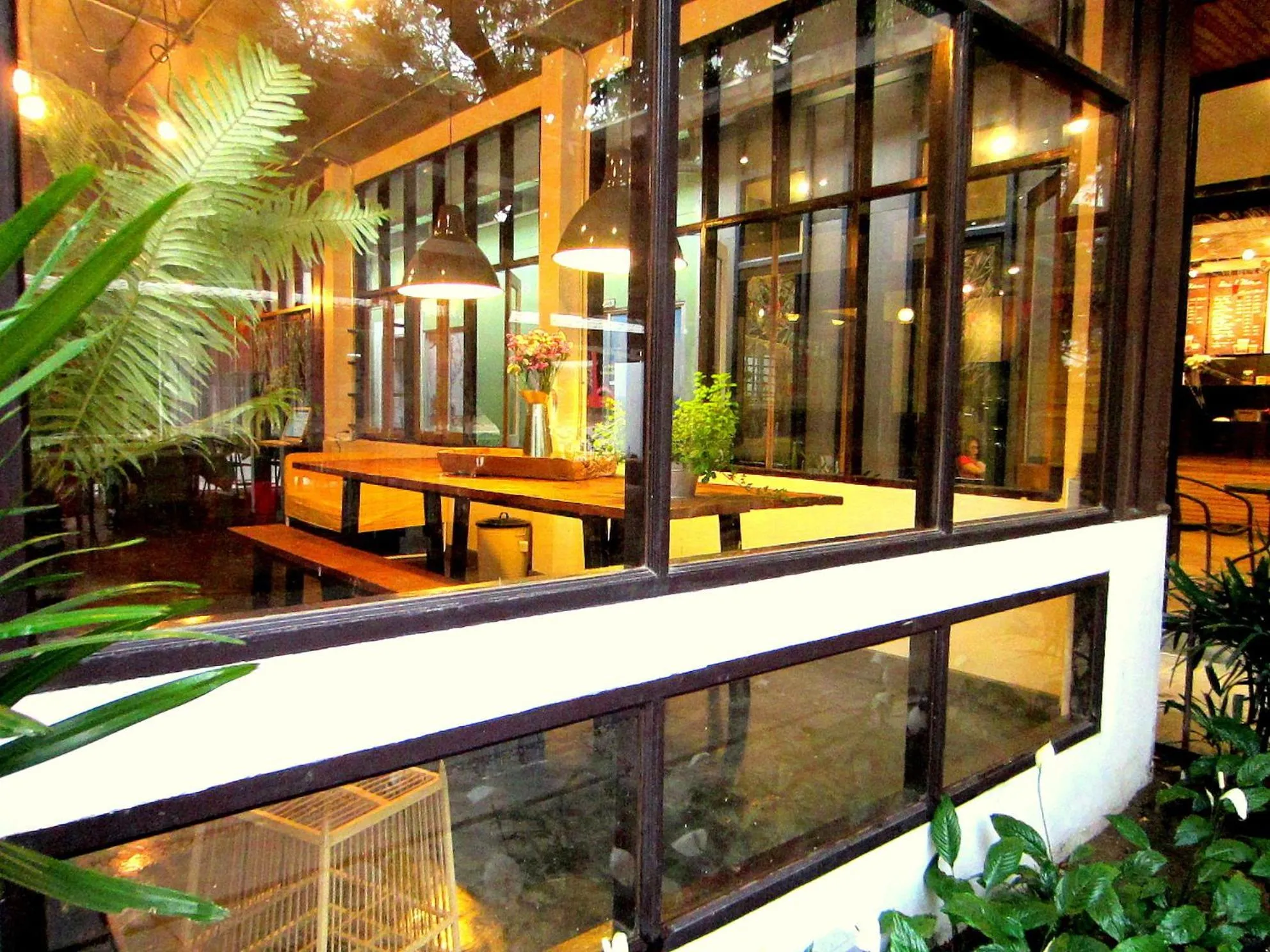 Communal lounge/ TV room in Chiang Mai D Hostel