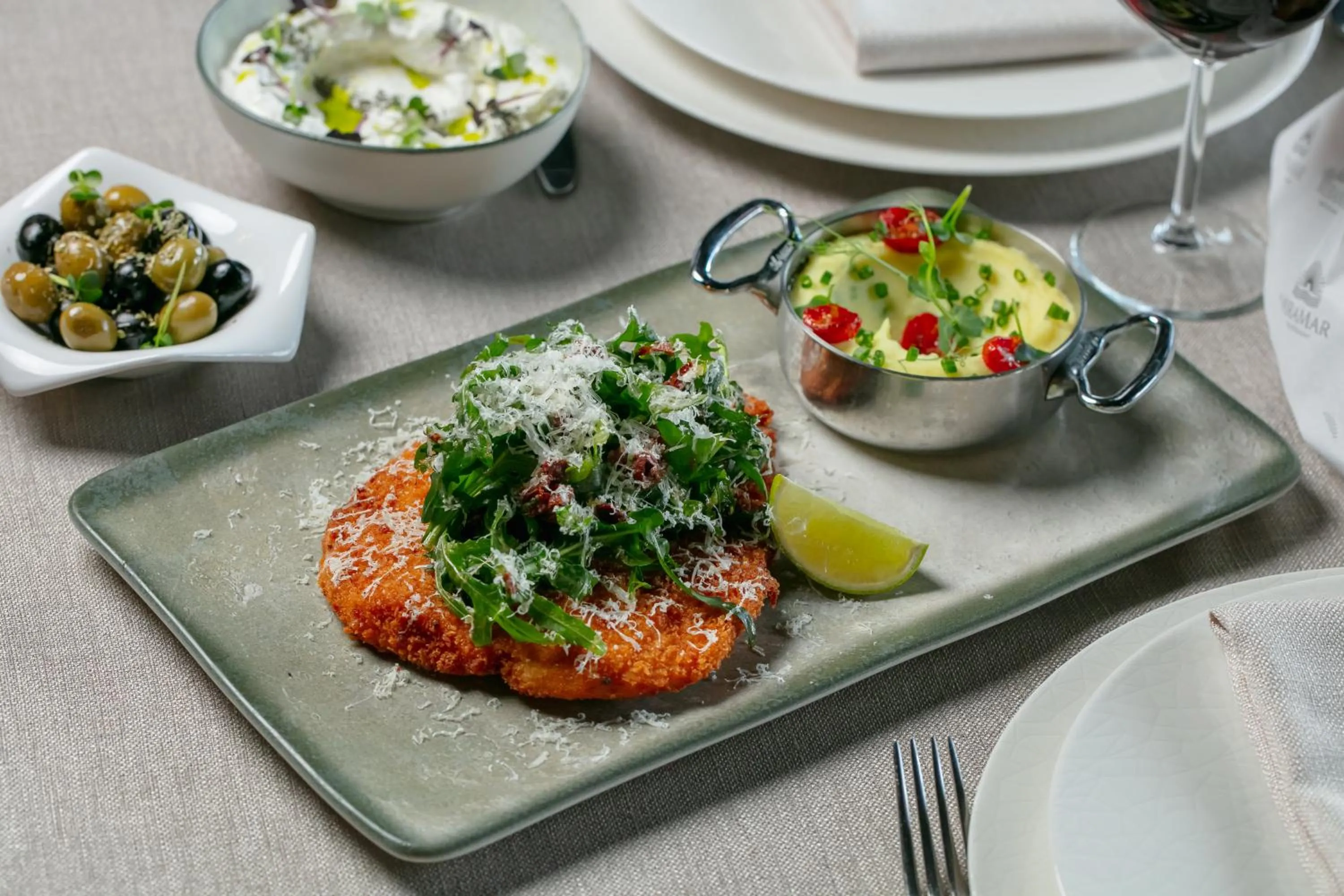 Restaurant/places to eat in Park Dedeman Baku