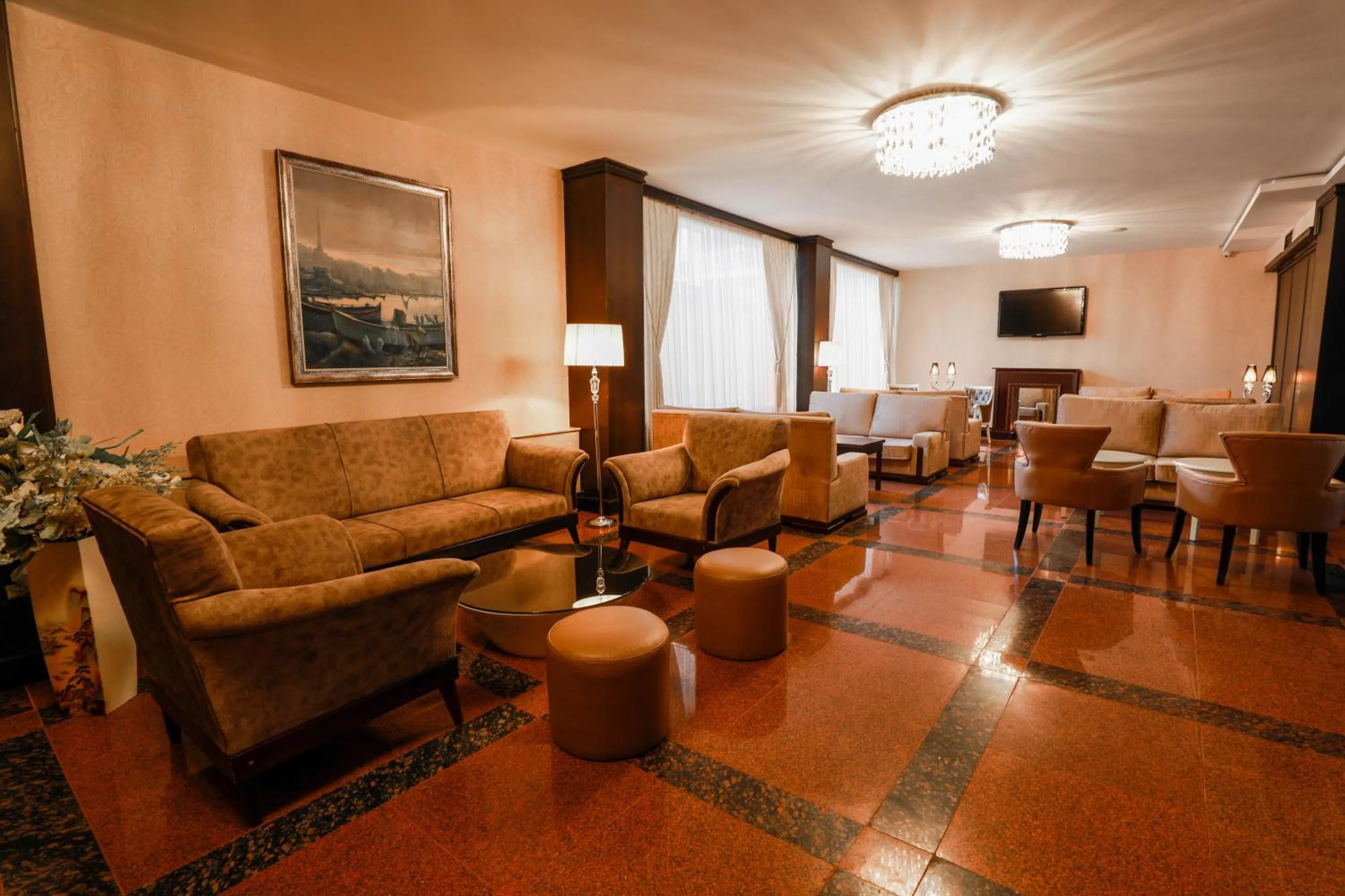 Communal lounge/ TV room in Park Dedeman Baku