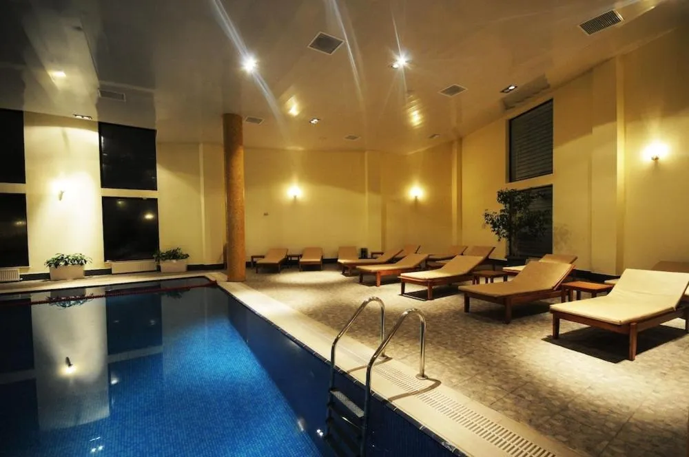 Swimming pool in Park Dedeman Baku