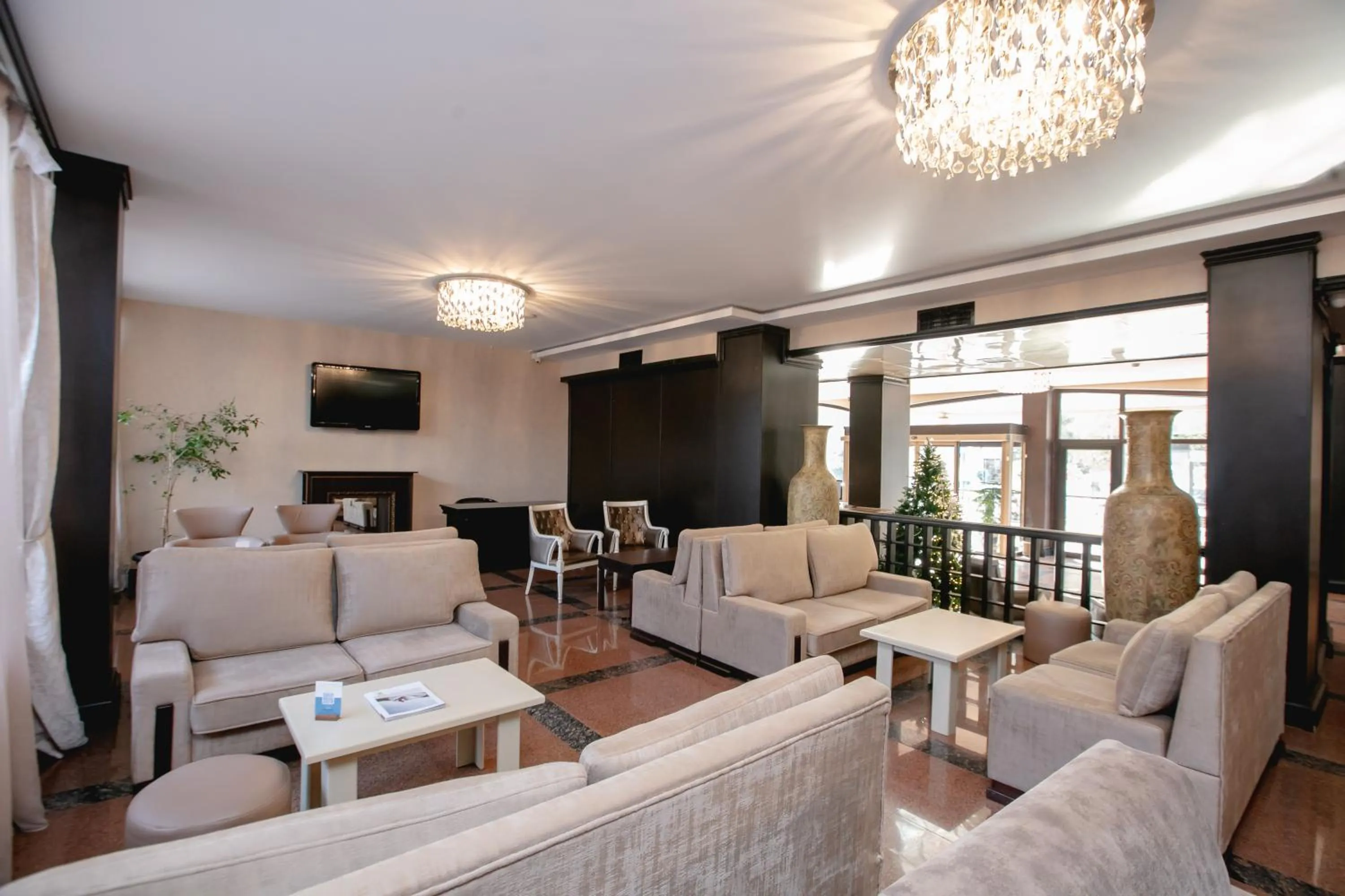 Lobby or reception in Park Dedeman Baku