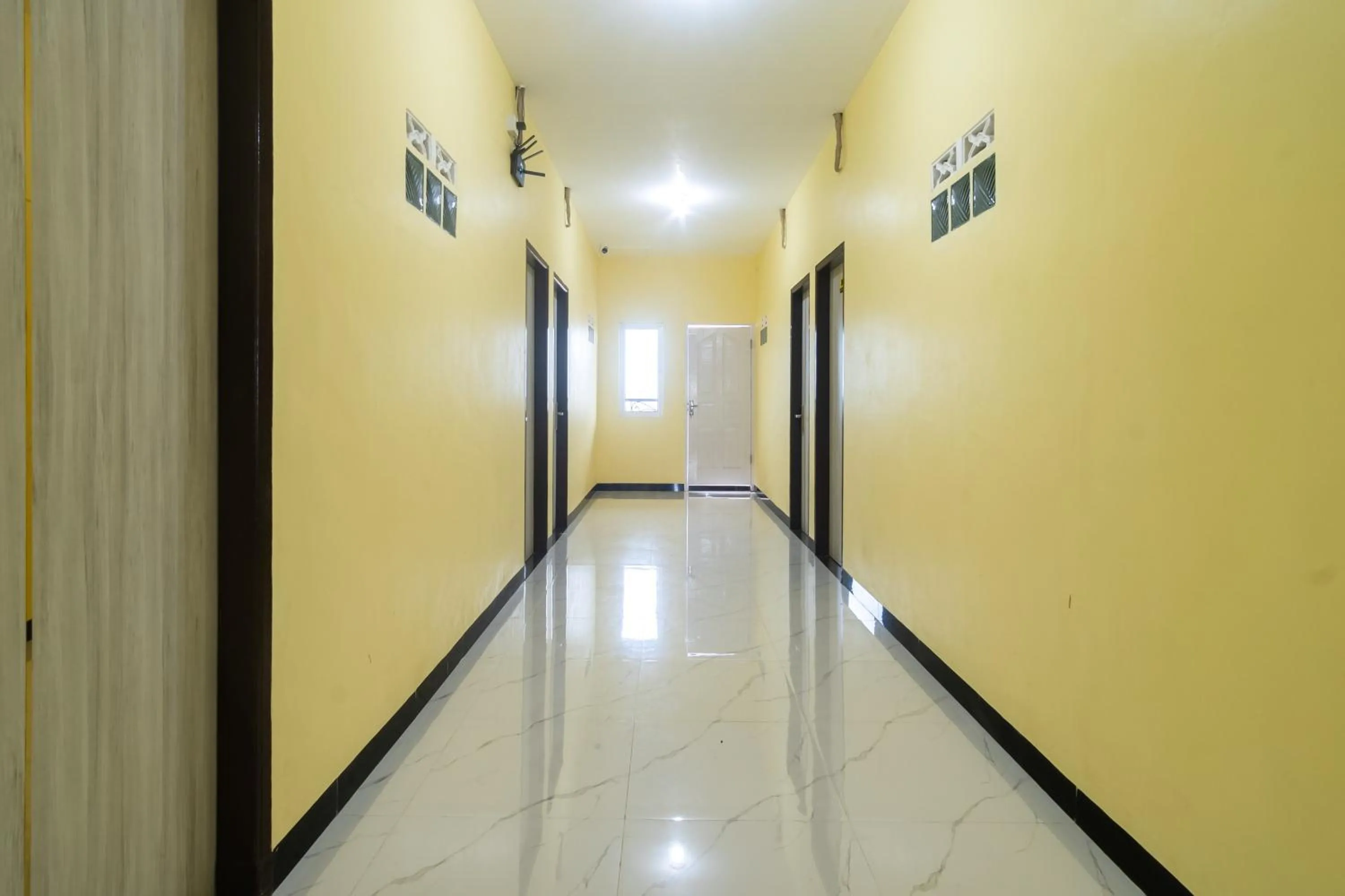 Property building in RedDoorz Plus at Sempurna Inn Medan