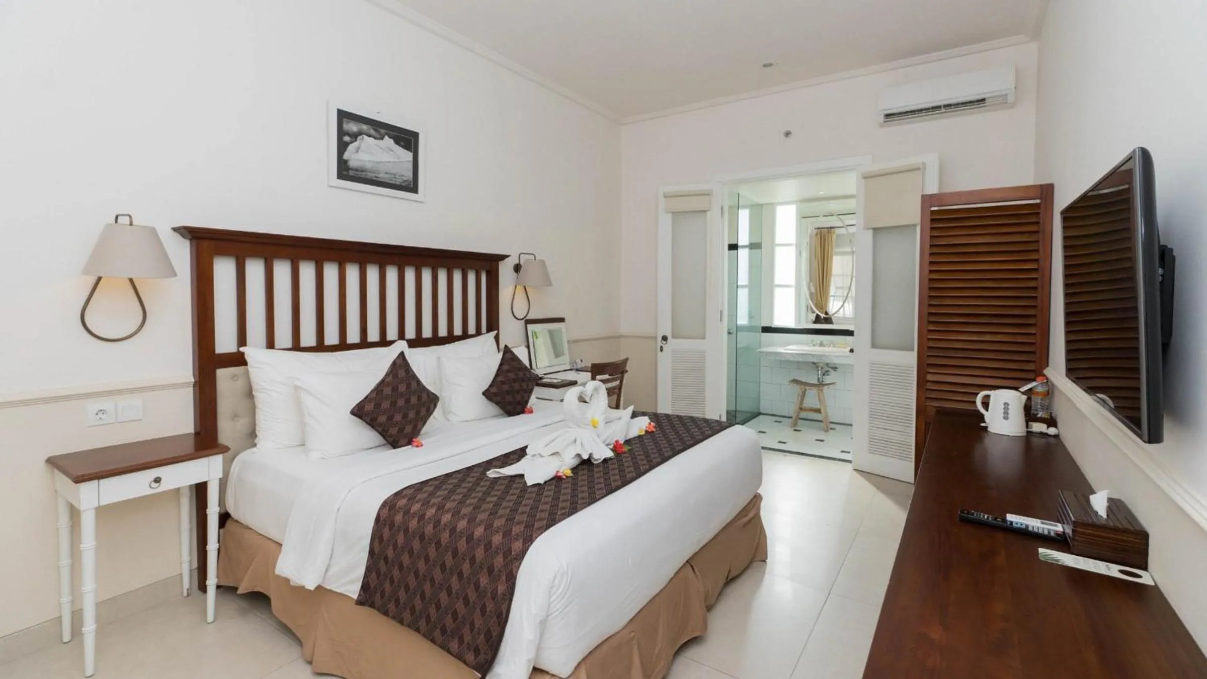 Bedroom, Bed in SOLTERRA SEMINYAK Boutique Hotel & Spa Powered by Archipelago