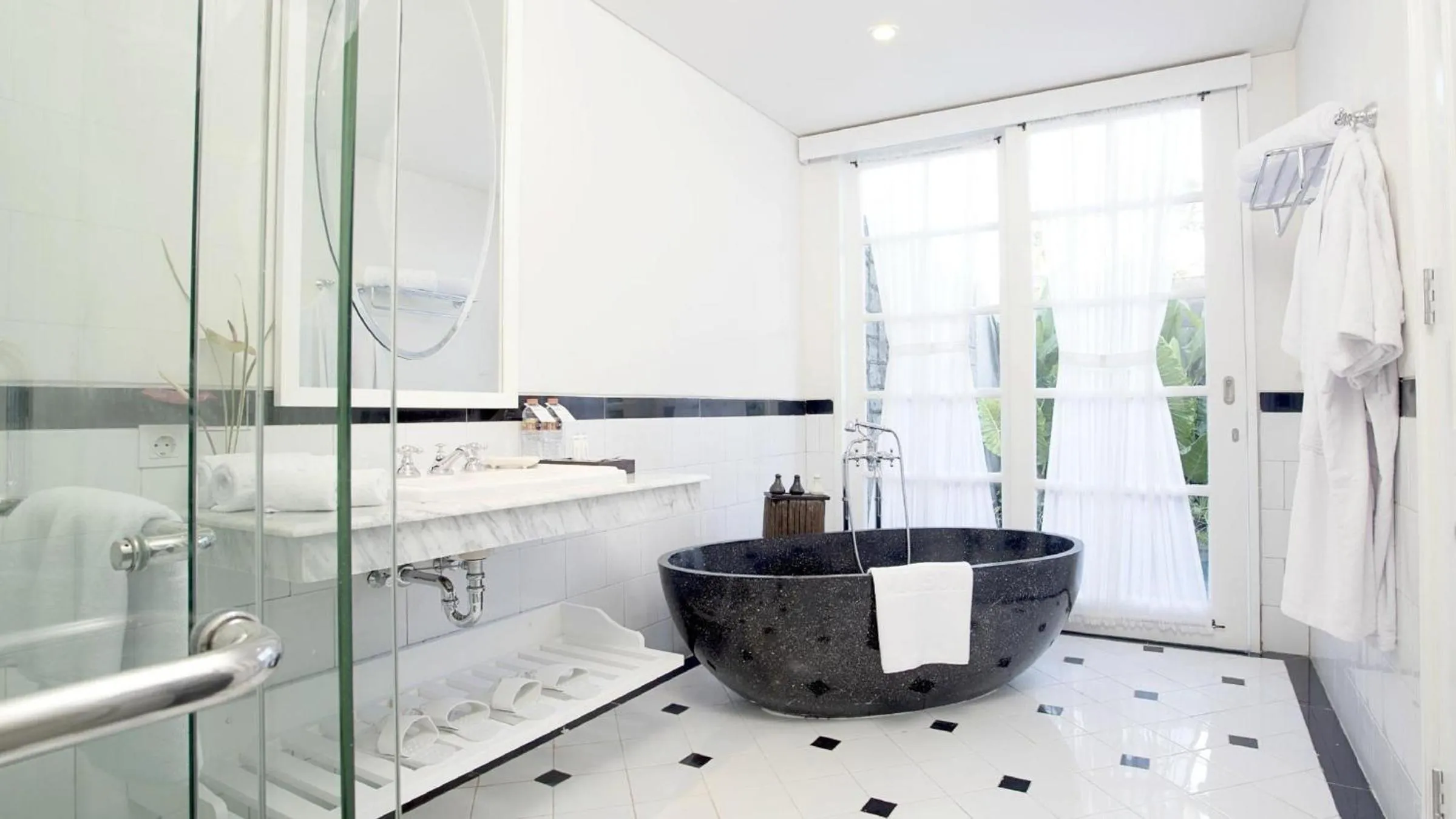 Bathroom in SOLTERRA SEMINYAK Boutique Hotel & Spa Powered by Archipelago