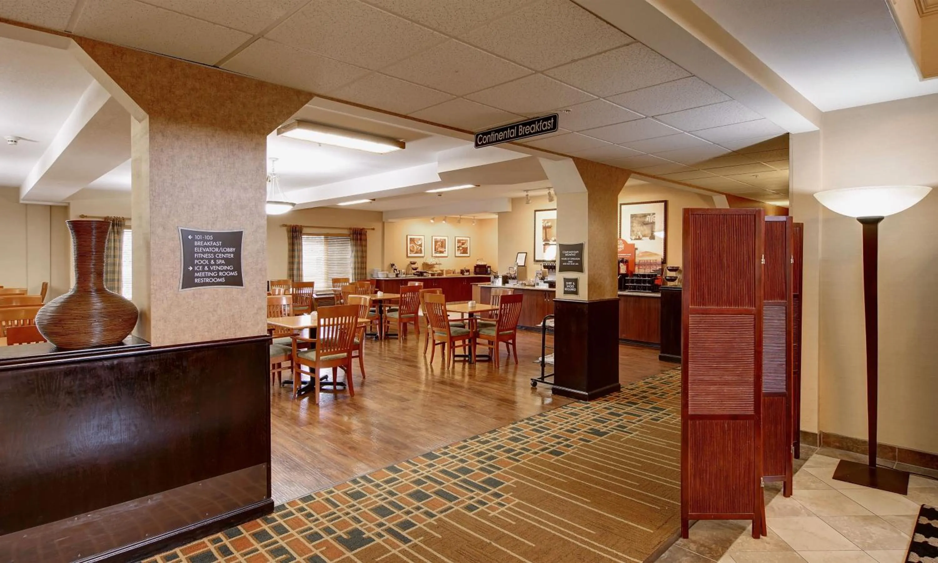 Restaurant/places to eat in Phoenix Inn Suites Albany
