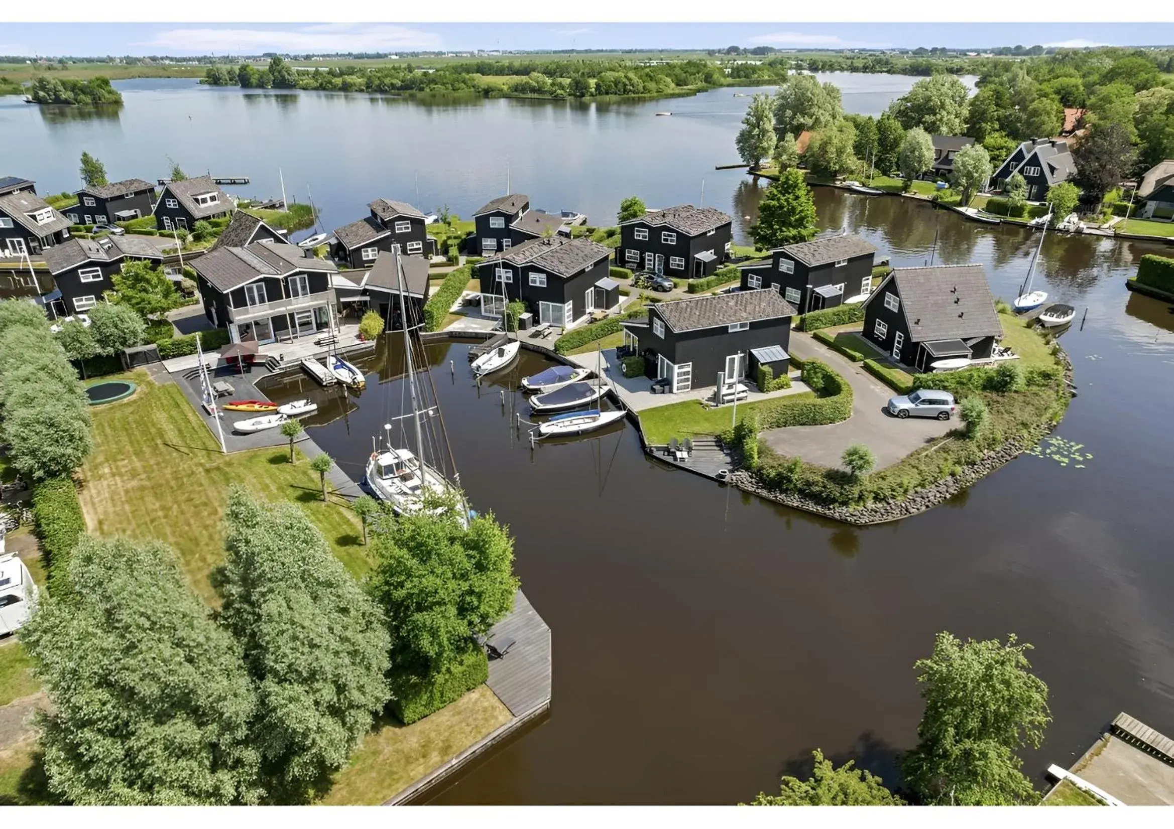 Waterpark Oan 'e Poel bij Sneekermeer Waterpark Oan 'e Poel bij Sneekermeer