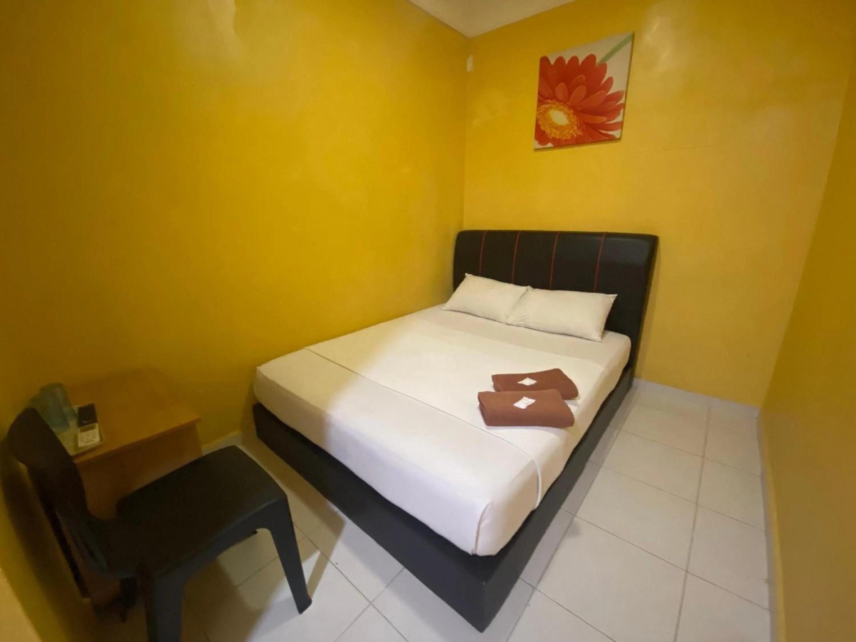 Bedroom, Bed in Hotel O De Anjung