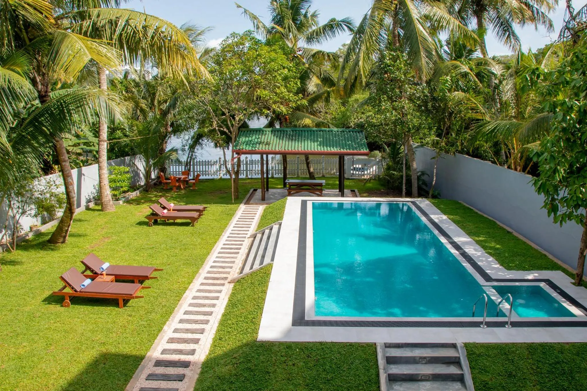 Garden in Megabe Villa