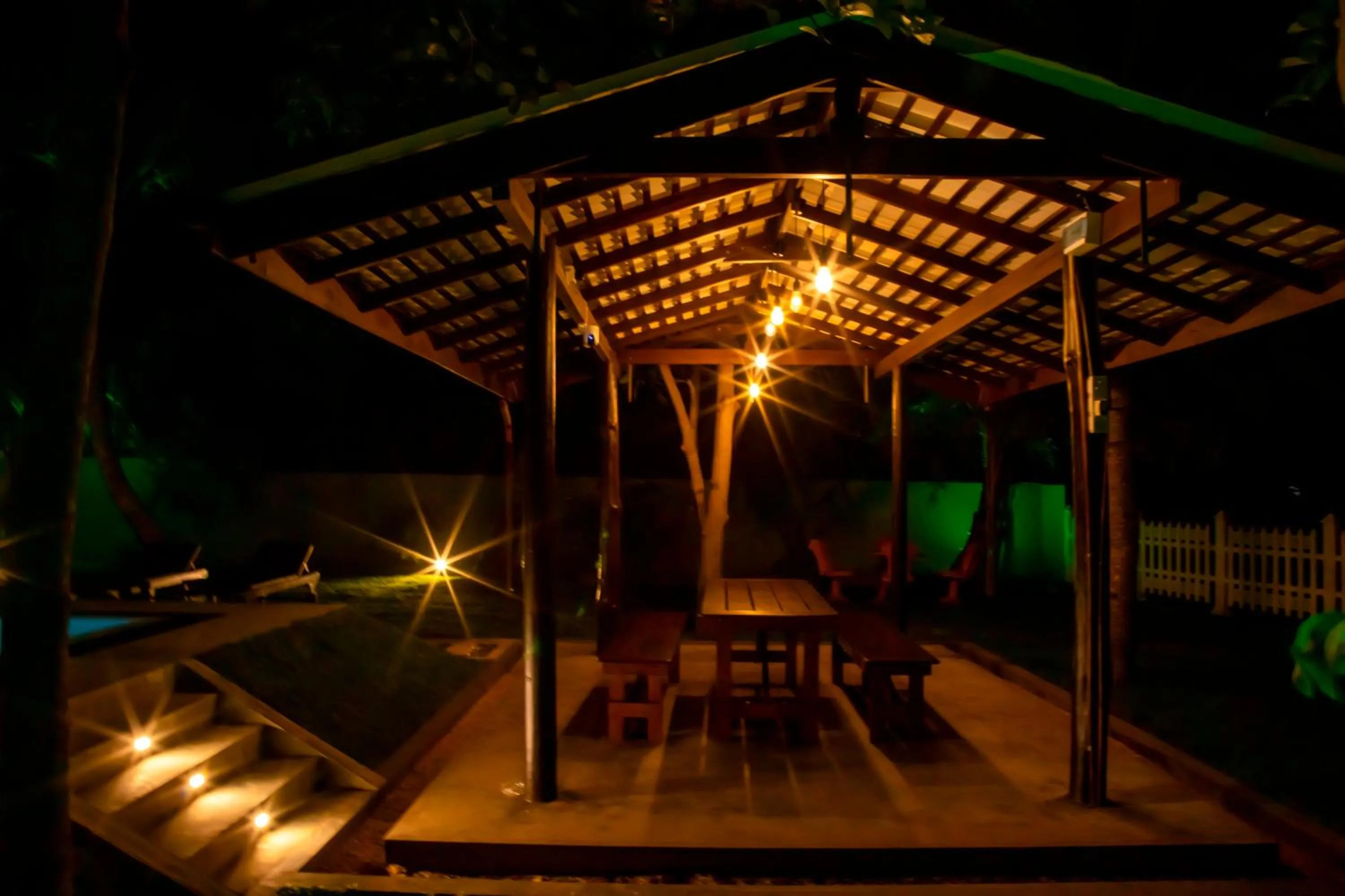 Restaurant/places to eat in Megabe Villa