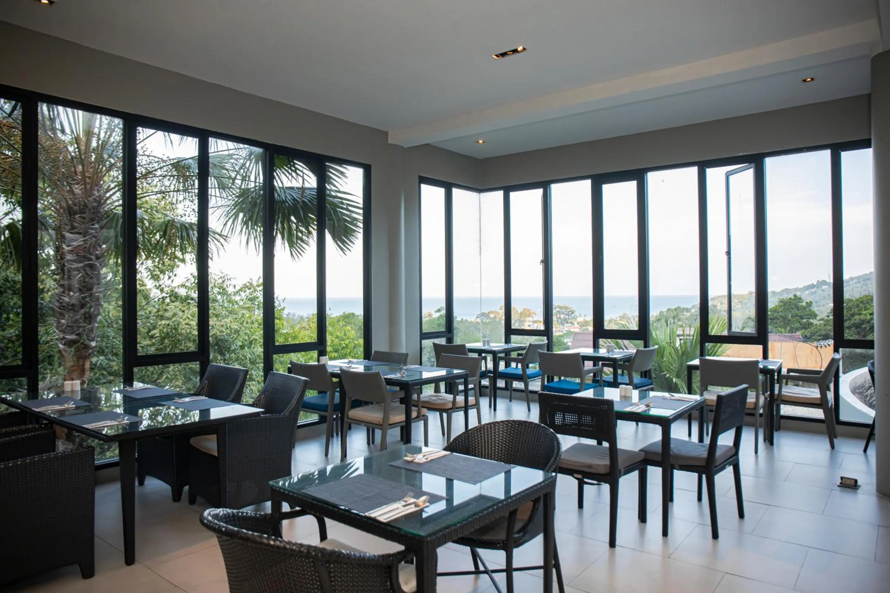 Restaurant/places to eat in The Tarna Resort, Koh Tao