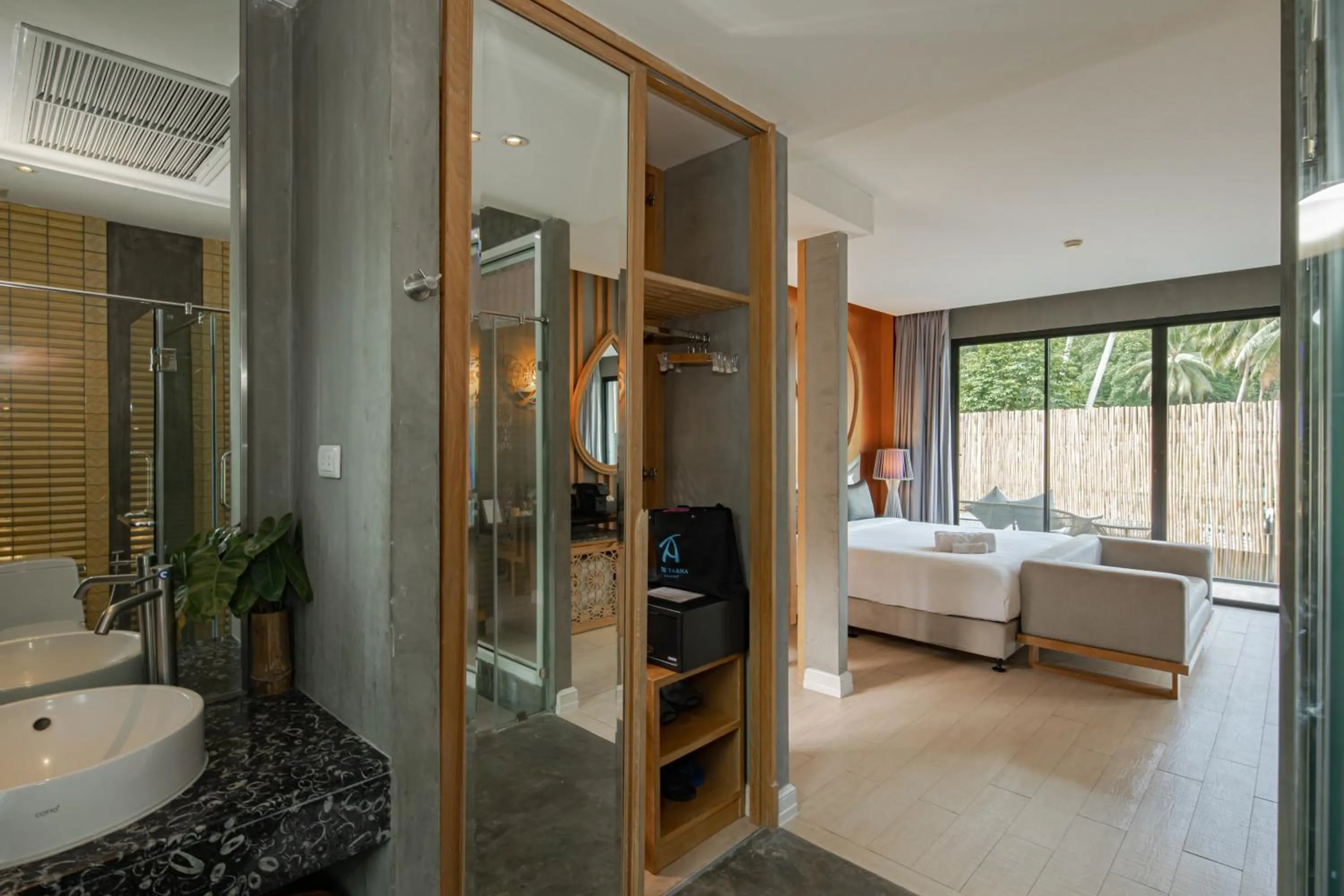 Toilet, Bed in The Tarna Resort, Koh Tao