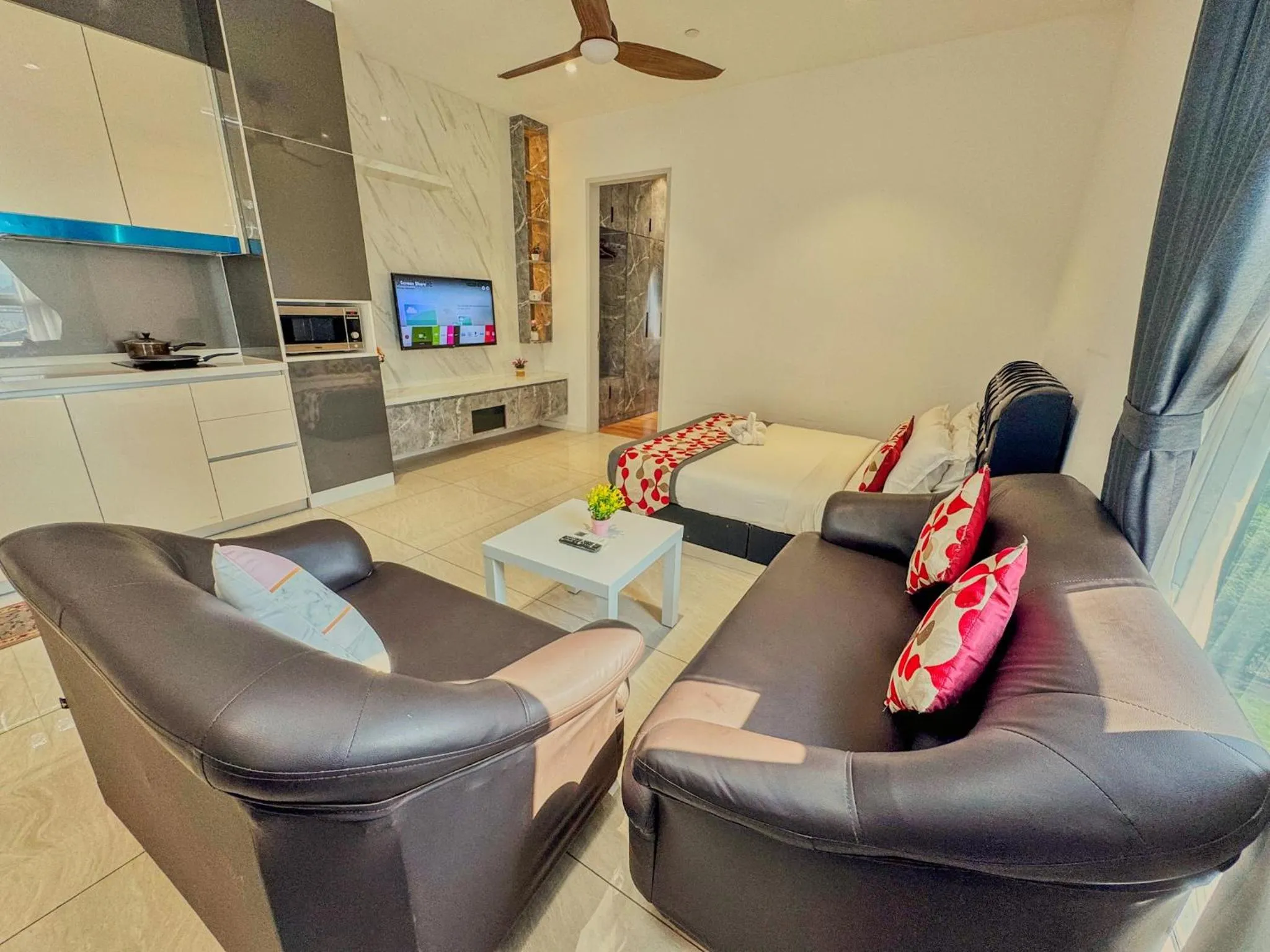 TV and multimedia in Lila Suites Quill Residence KLCC