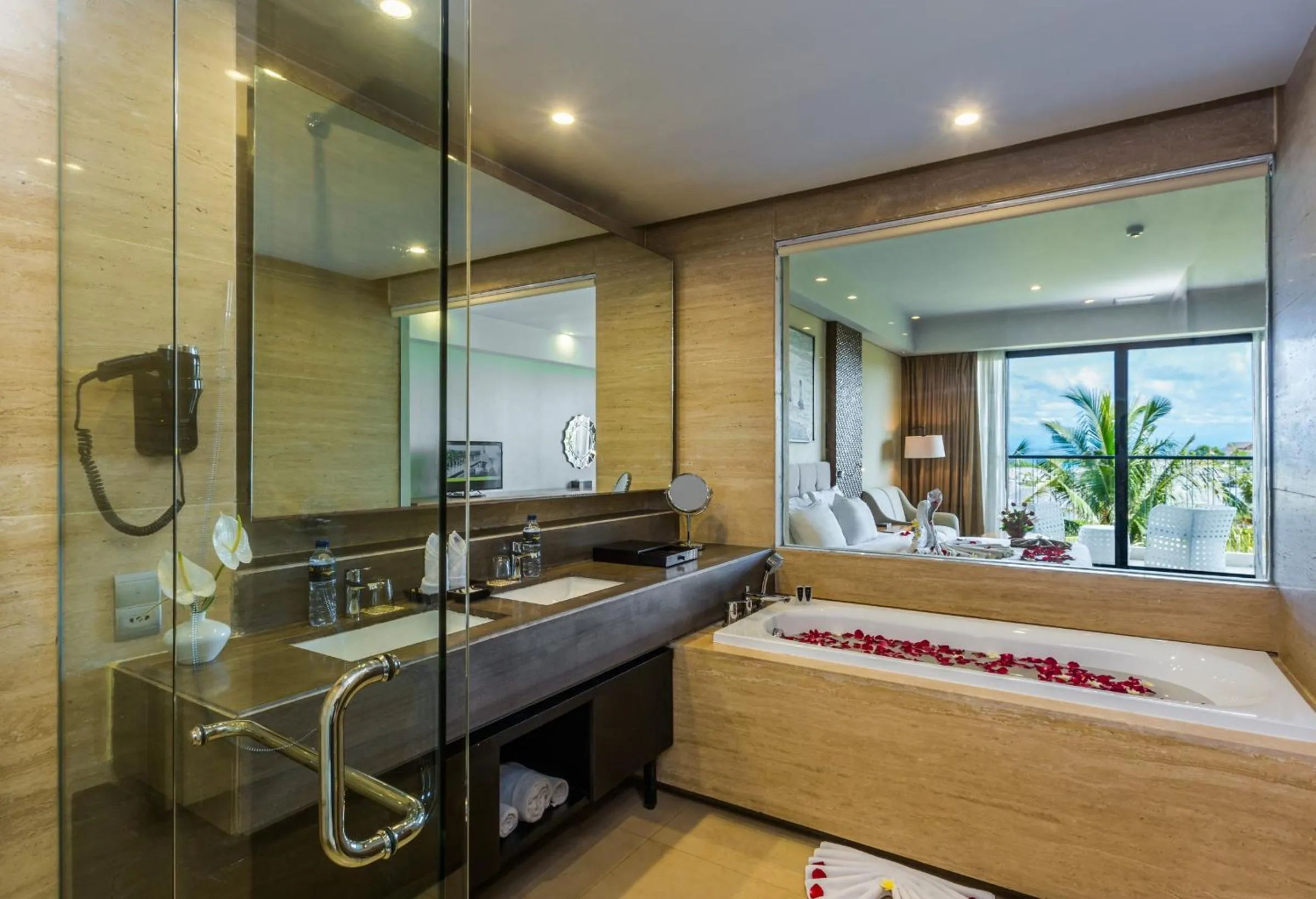 Bathroom, Bed in Klapa Resort