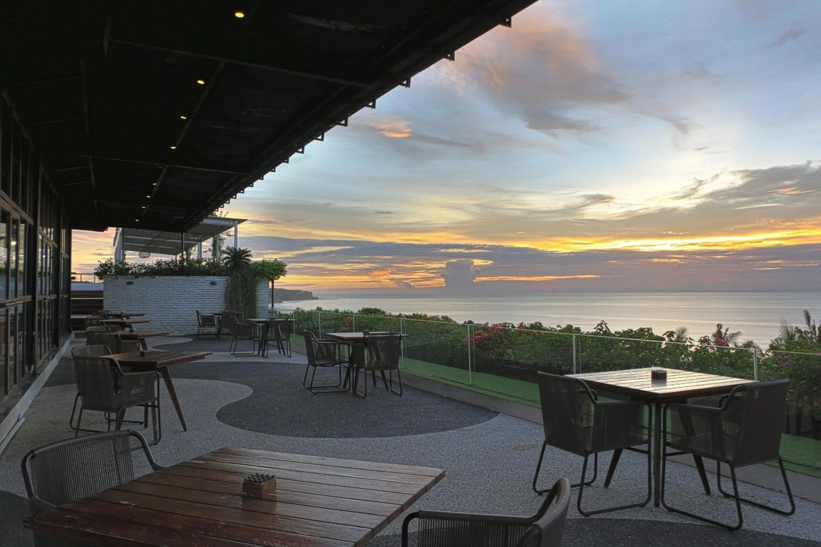 Restaurant/places to eat in Klapa Resort