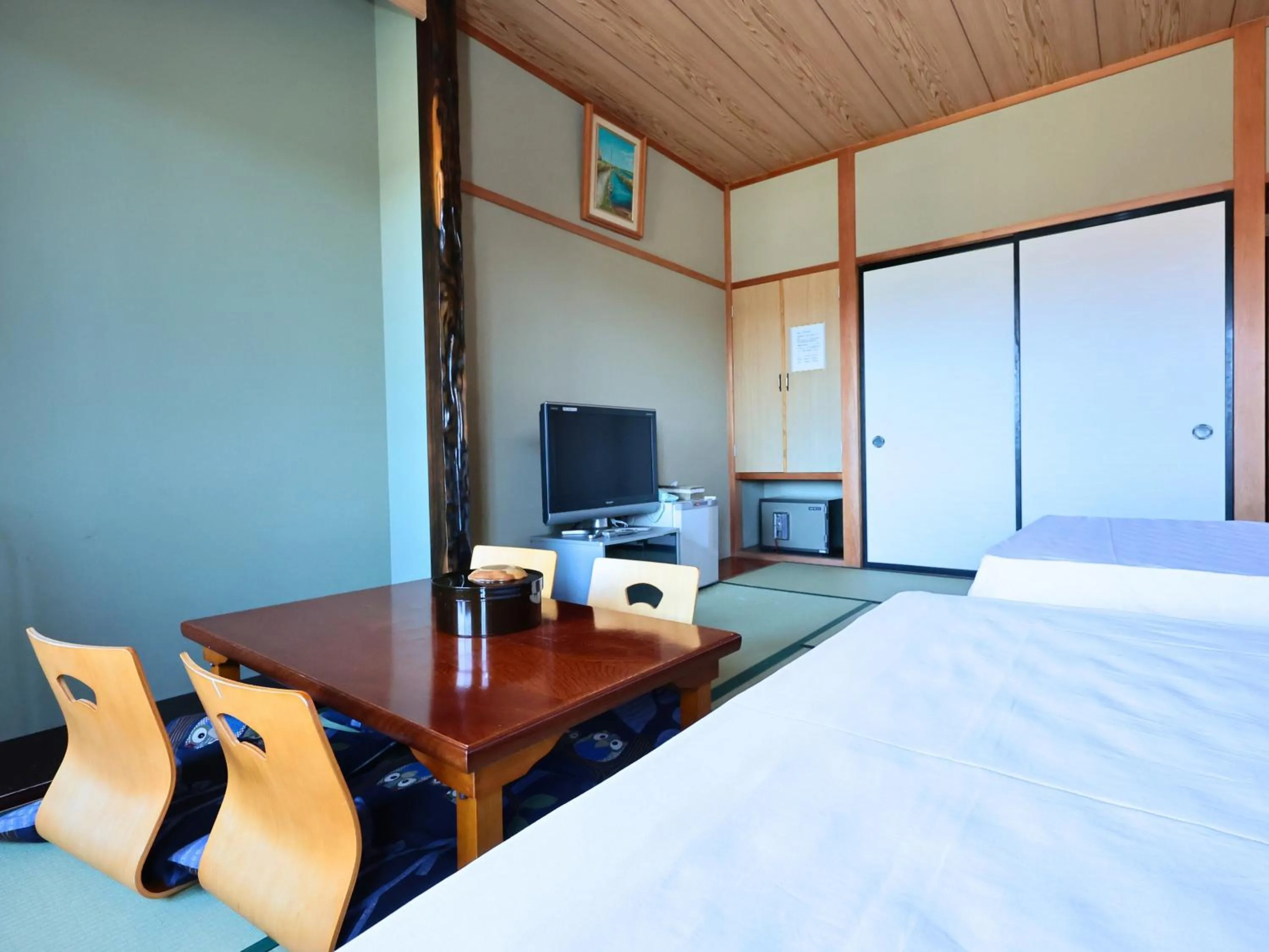 Photo of the whole room, Bed in Oyado Hachibei