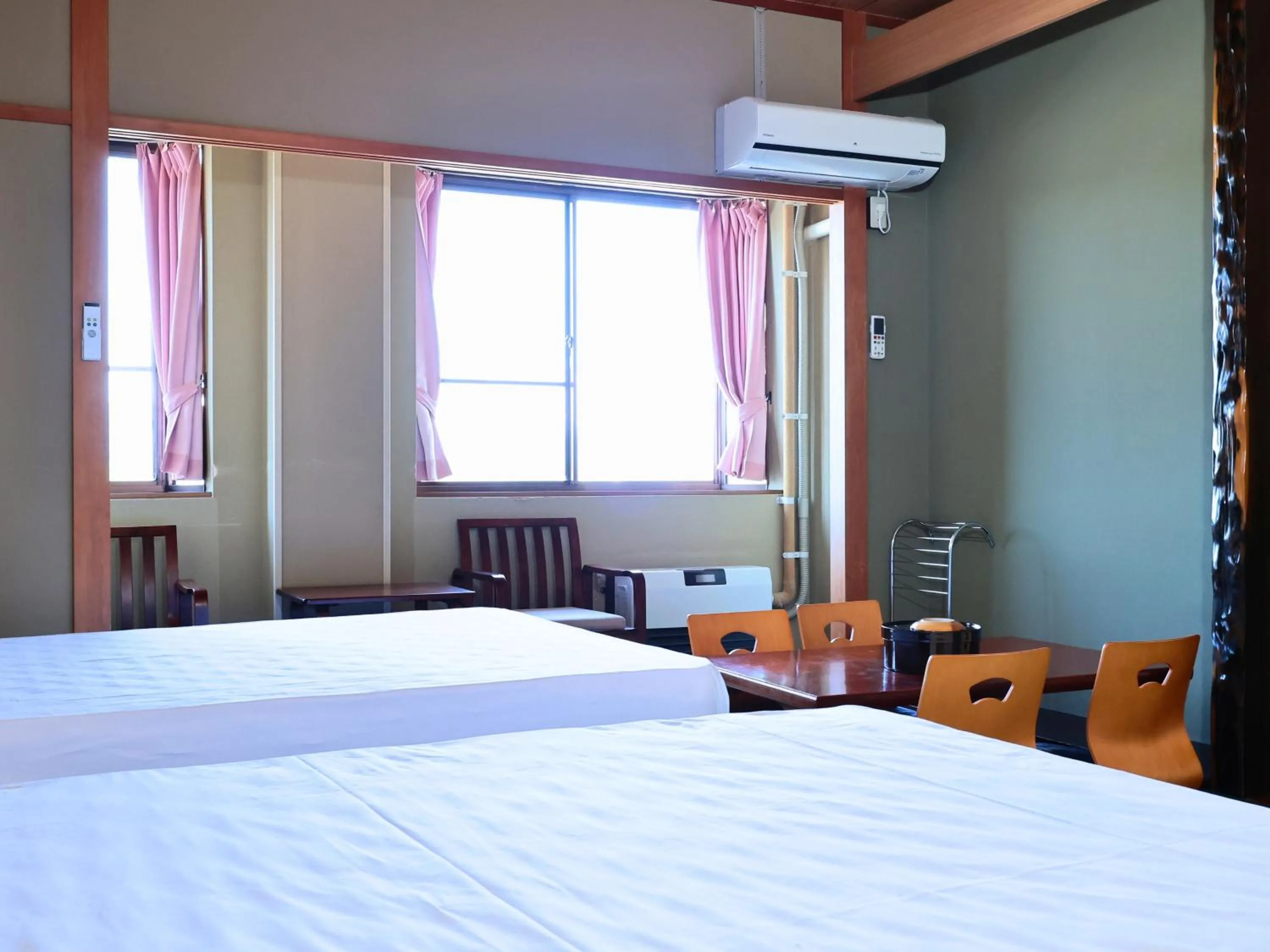 Photo of the whole room, Bed in Oyado Hachibei