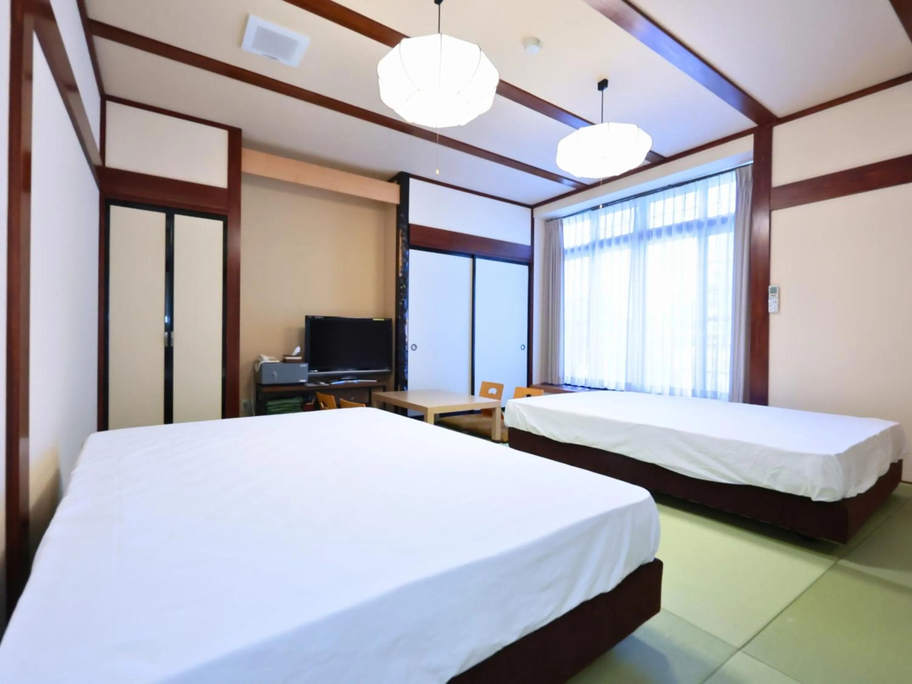 Photo of the whole room, Bed in Oyado Hachibei