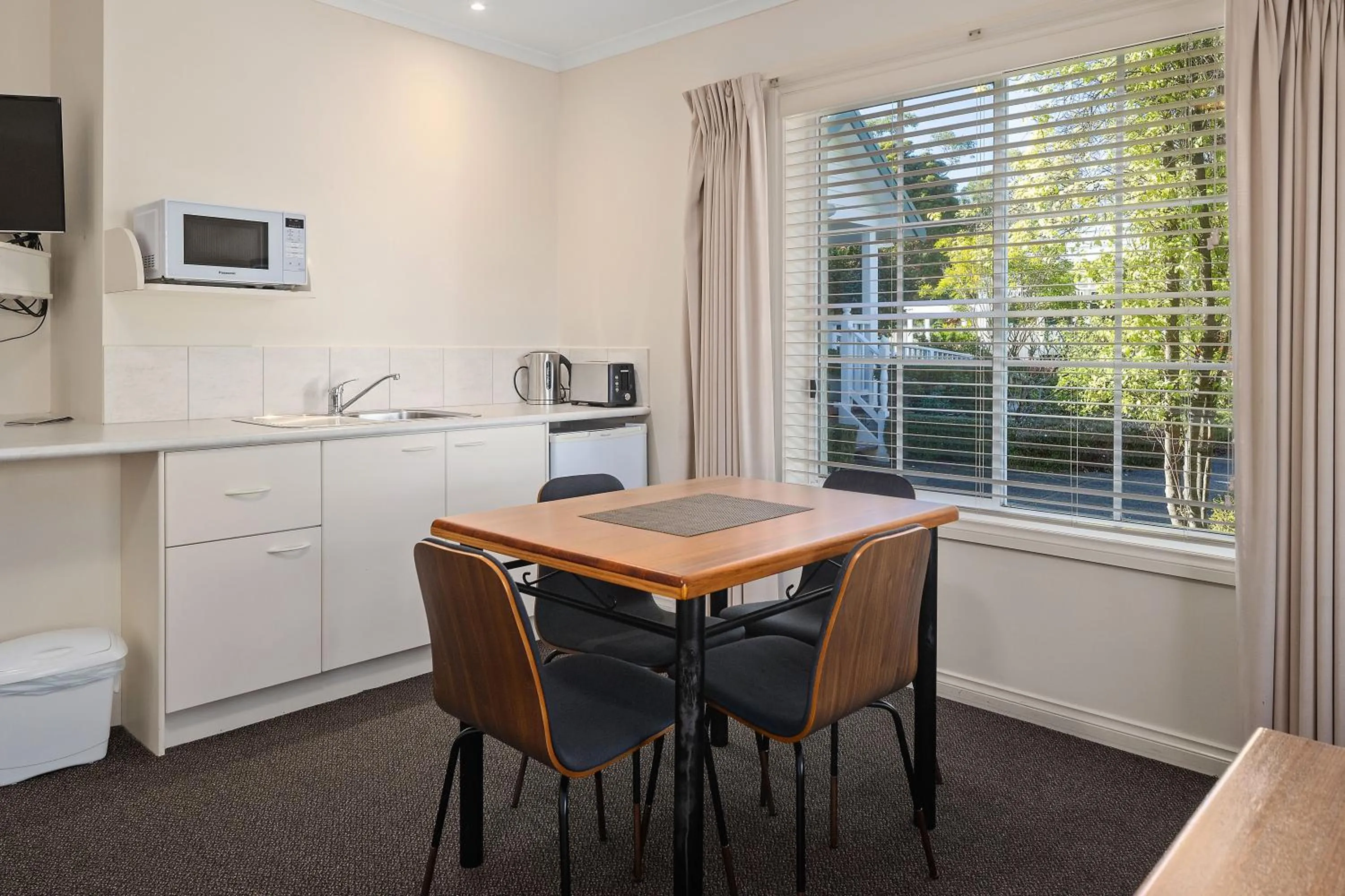 Kitchen or kitchenette in Yarra Gables