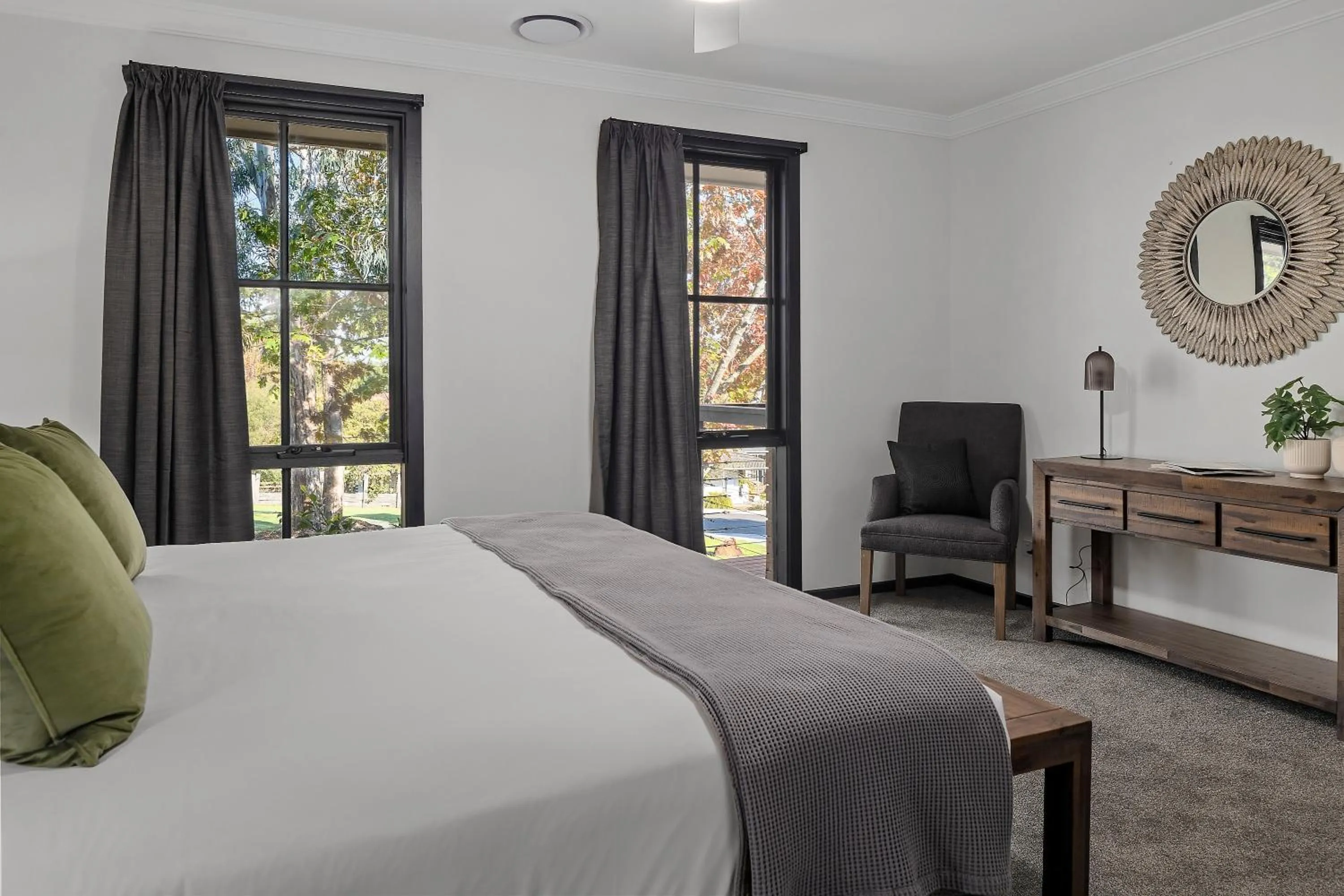 Bedroom, Bed in Yarra Gables