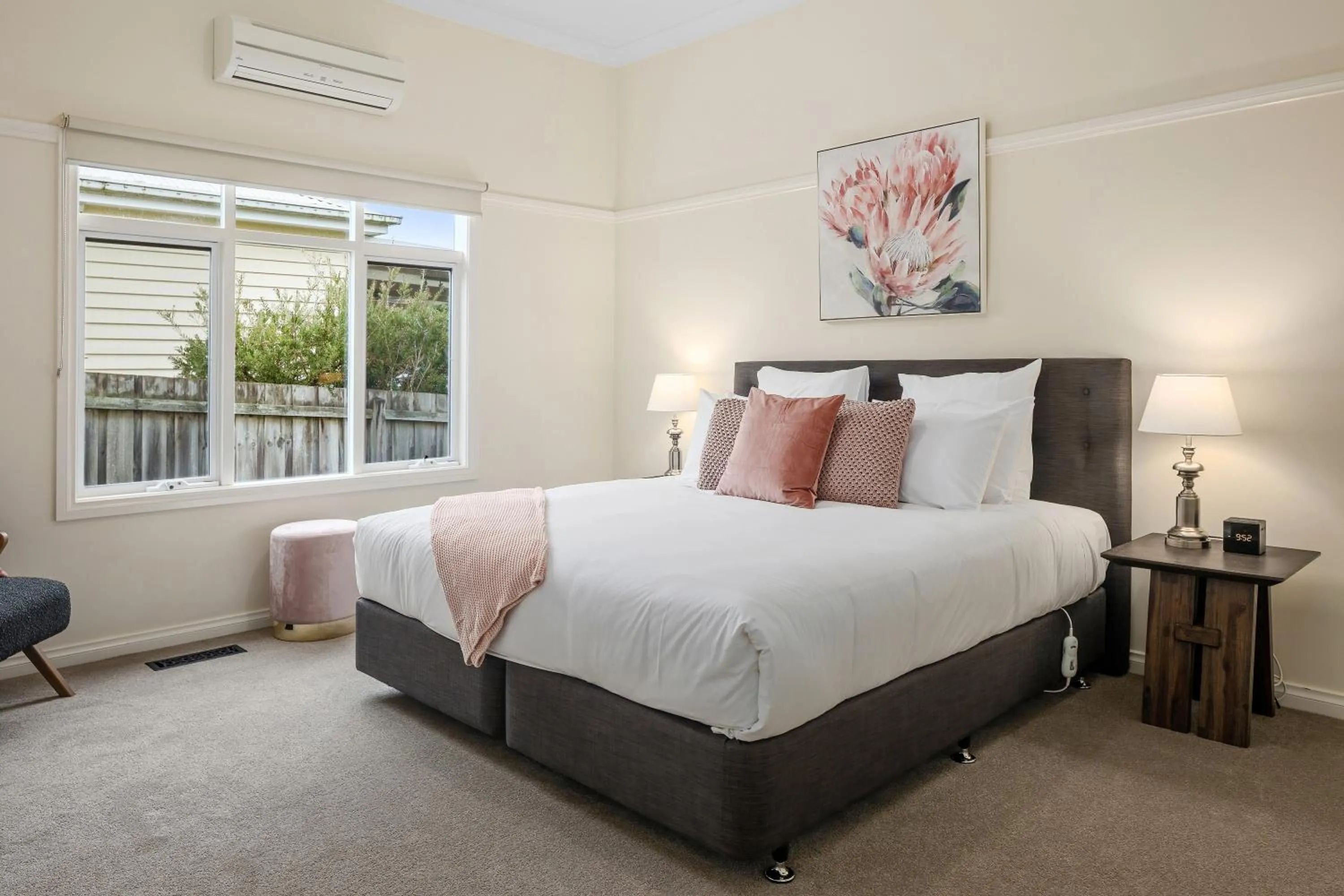 Bedroom, Bed in Yarra Gables