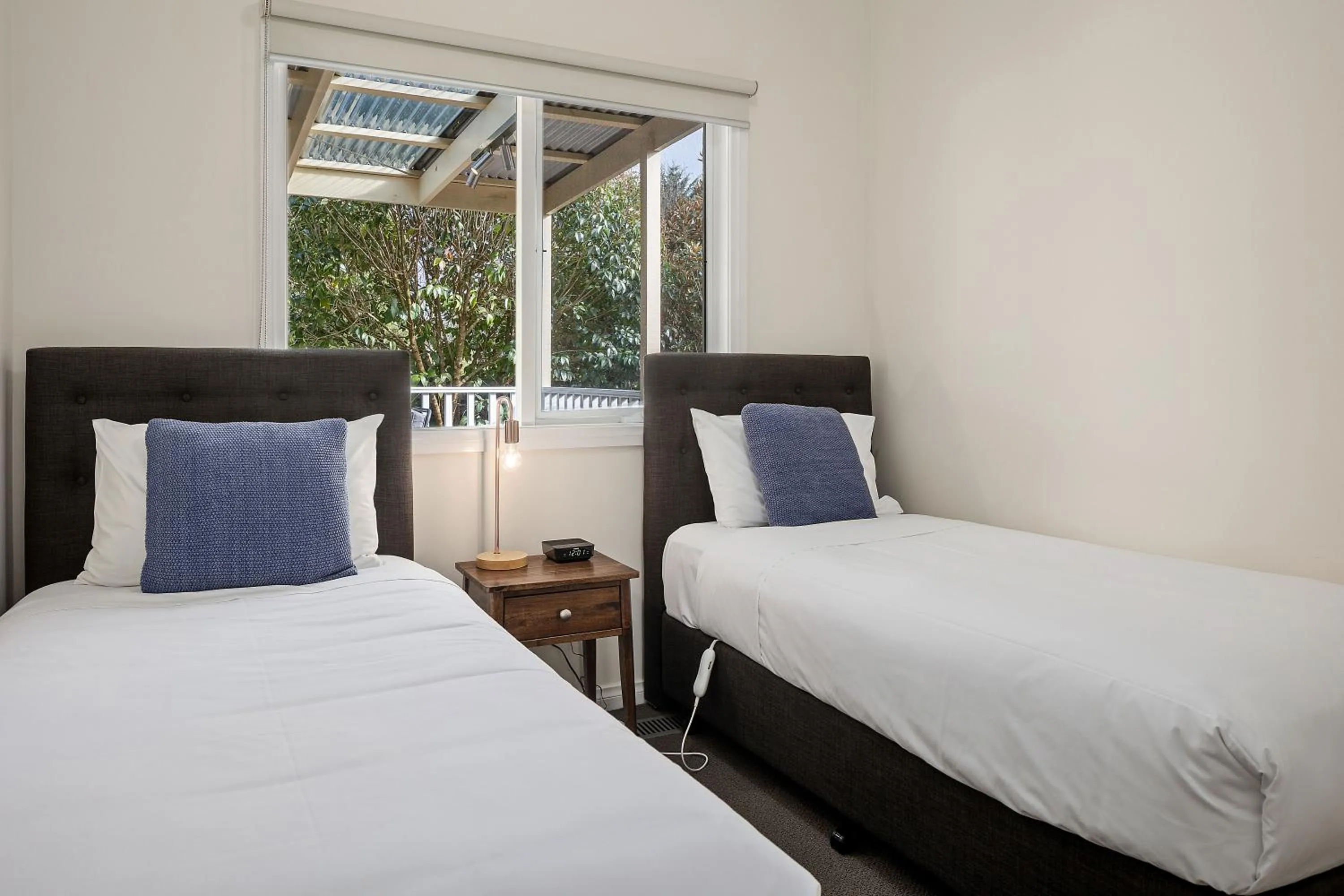 Bedroom, Bed in Yarra Gables