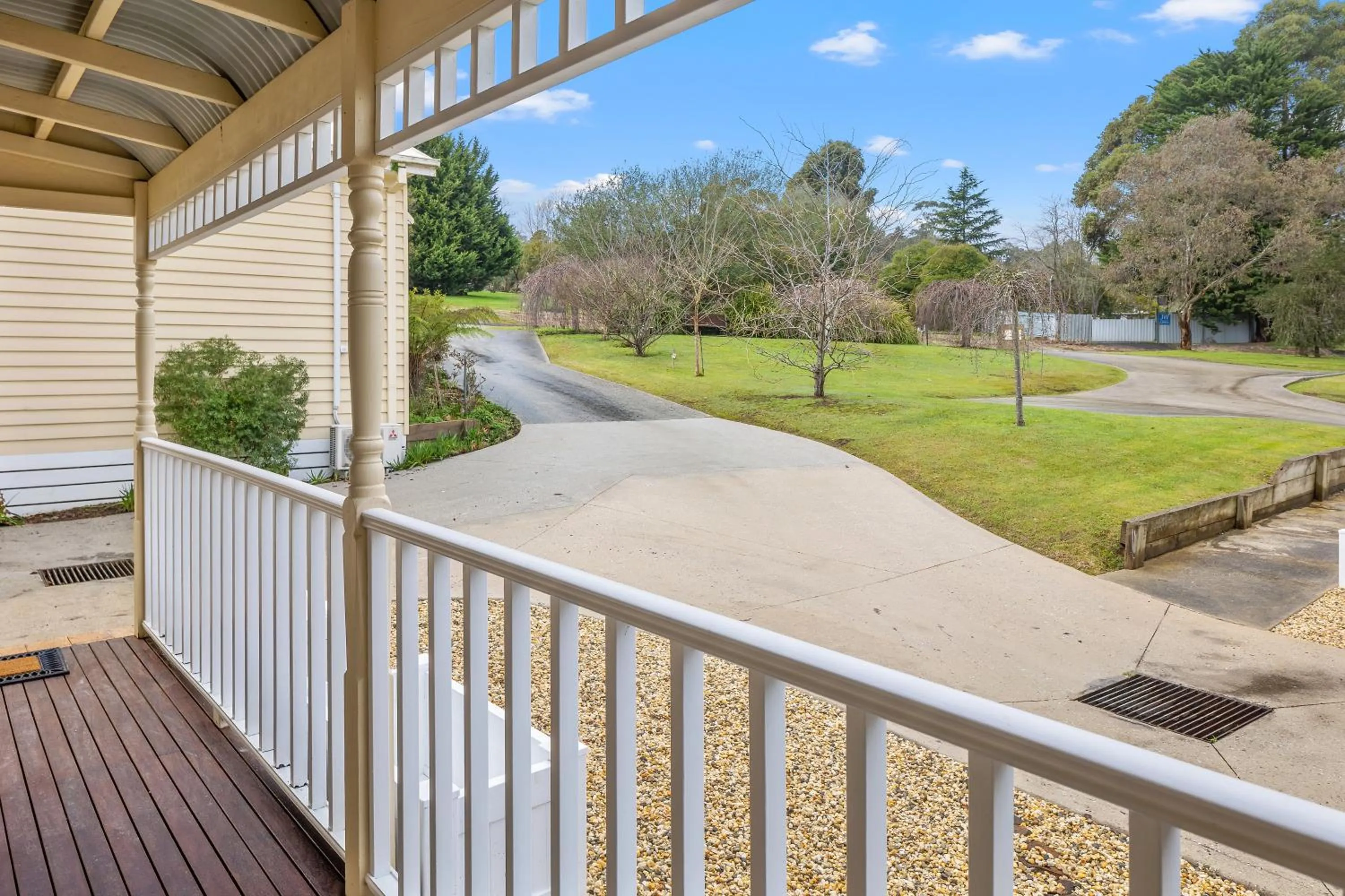 Facade/entrance in Yarra Gables