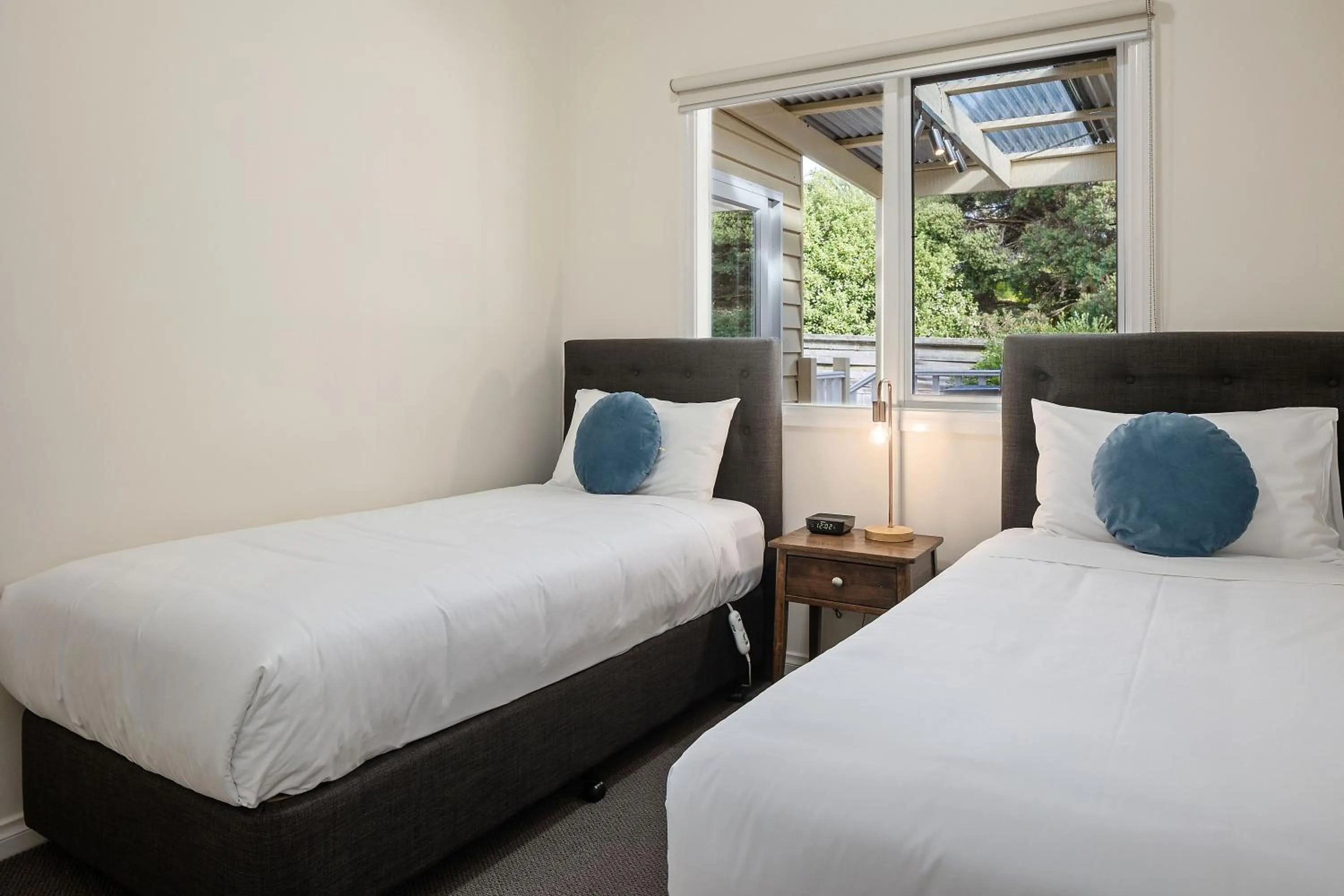 Bedroom, Bed in Yarra Gables