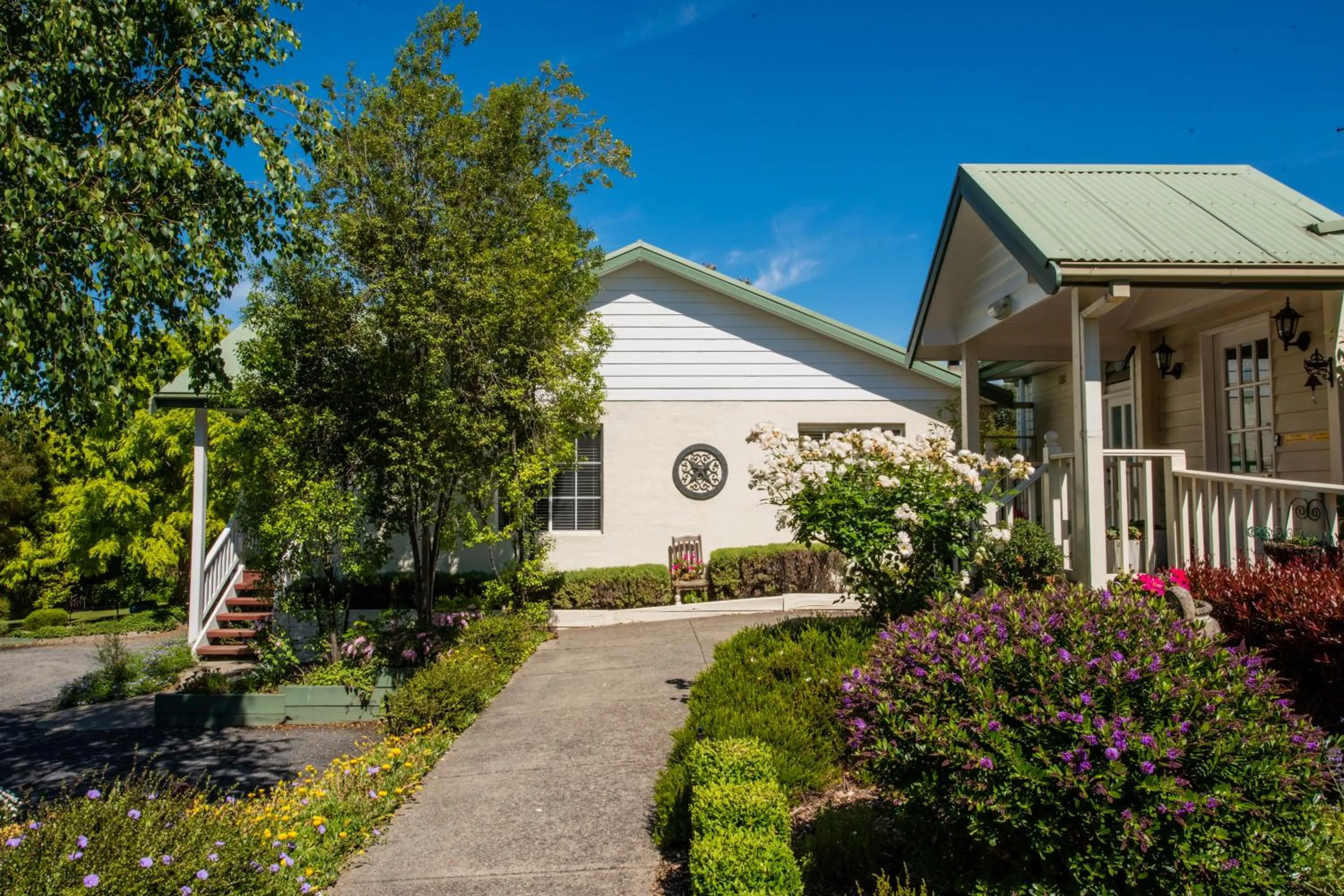 Facade/entrance in Yarra Gables