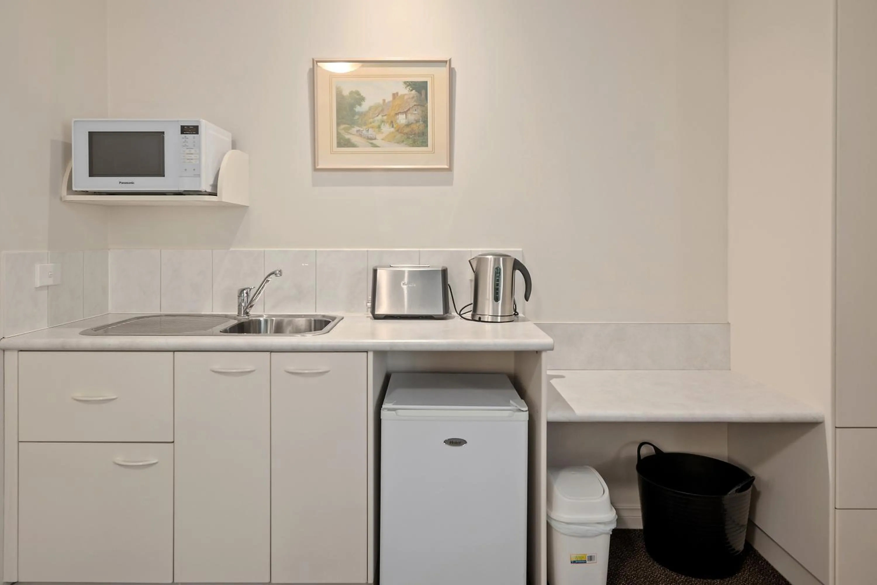 Kitchen or kitchenette in Yarra Gables