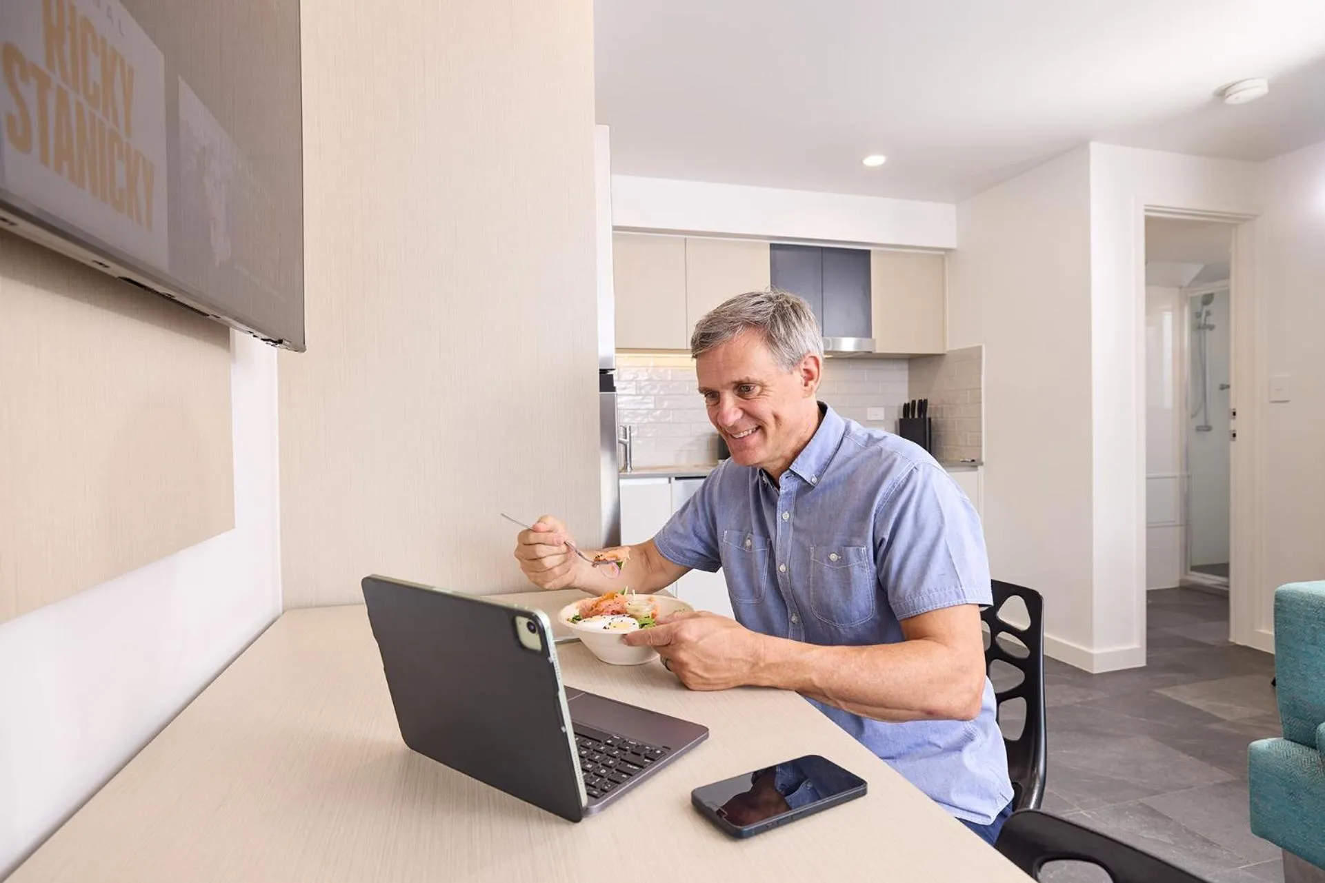 TV and multimedia in Southport Motel & Apartments