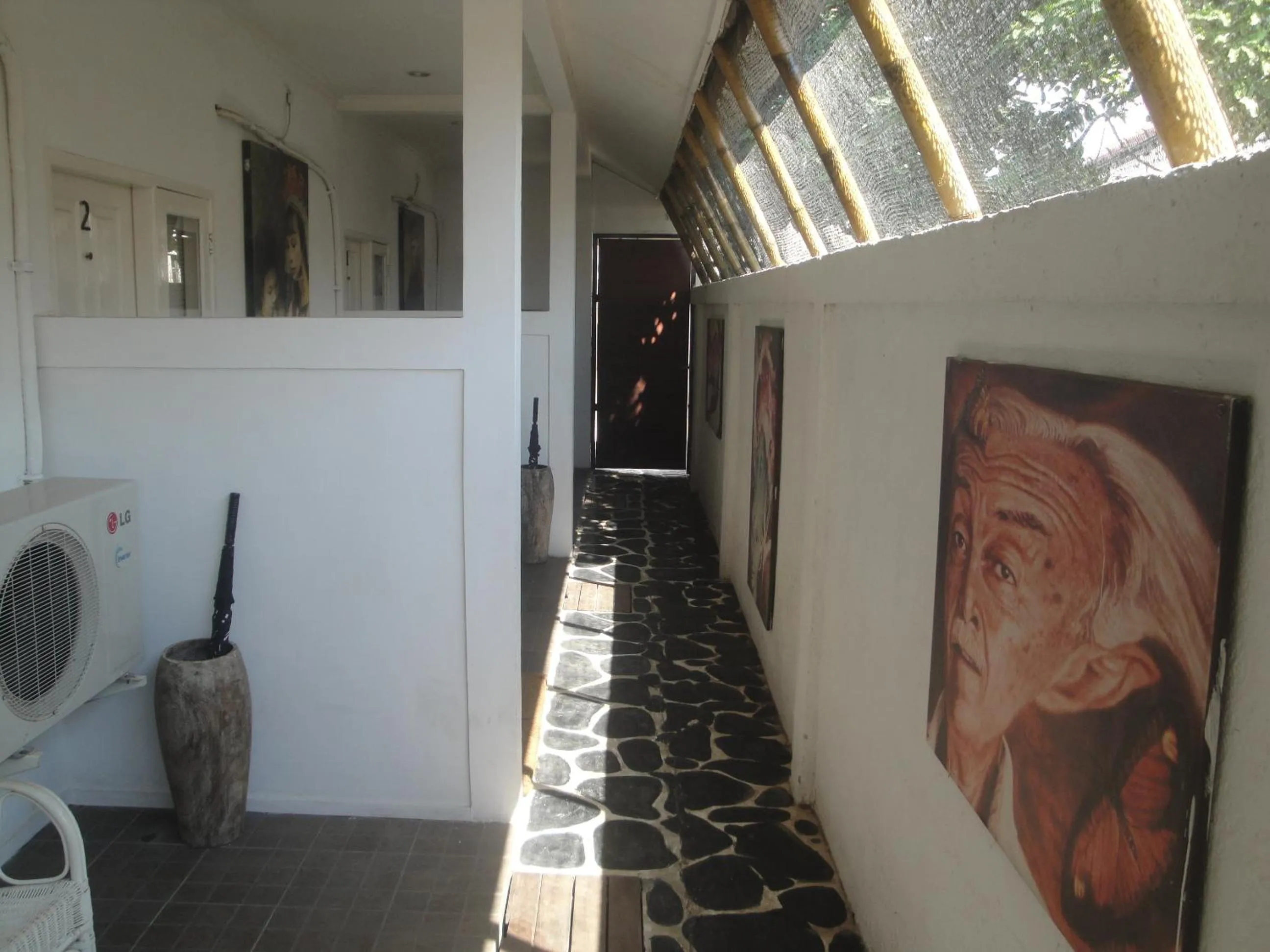 Facade/entrance in Scallywags Mango Retreat