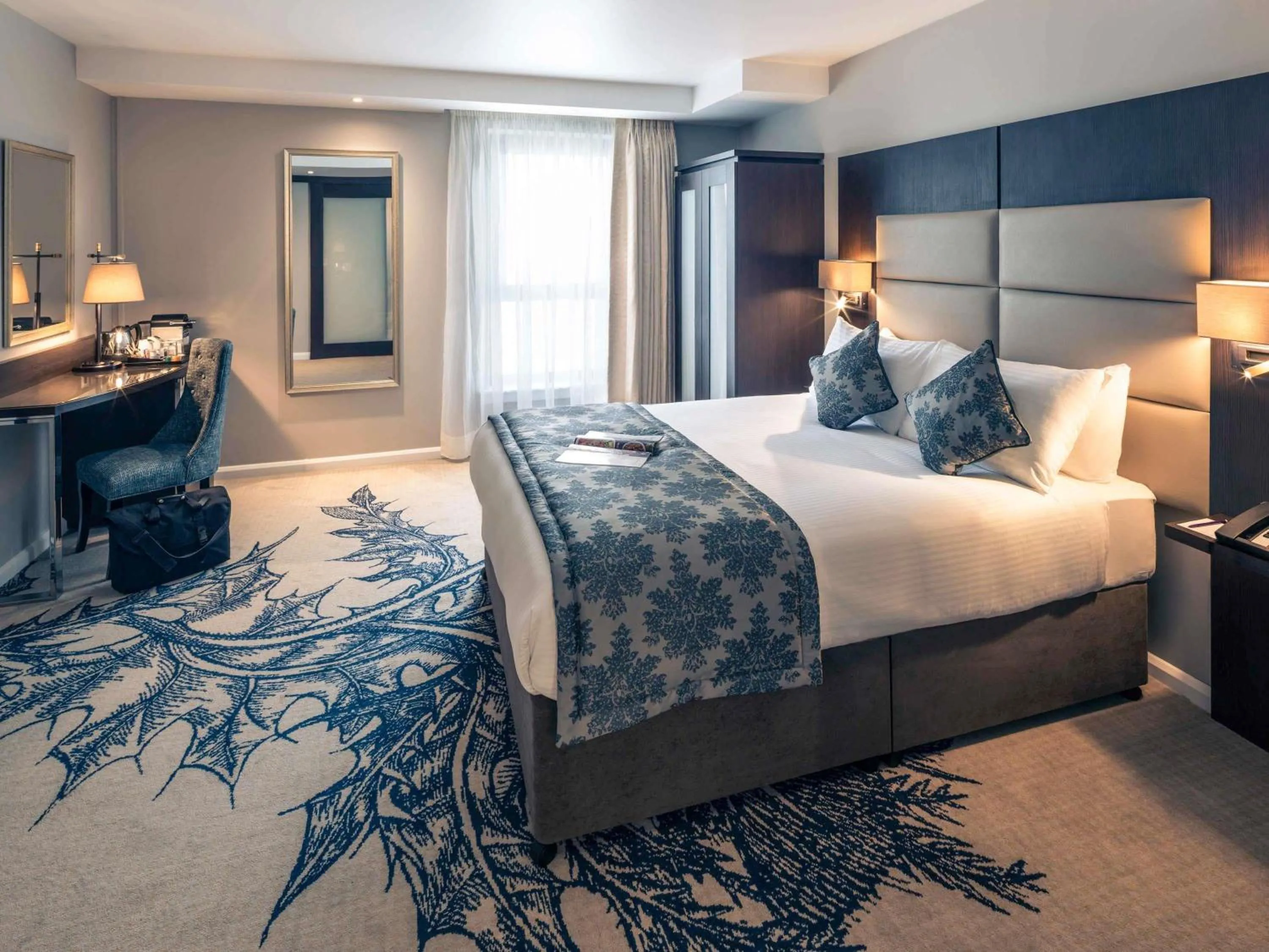 Bedroom, Bed in Mercure Edinburgh Haymarket