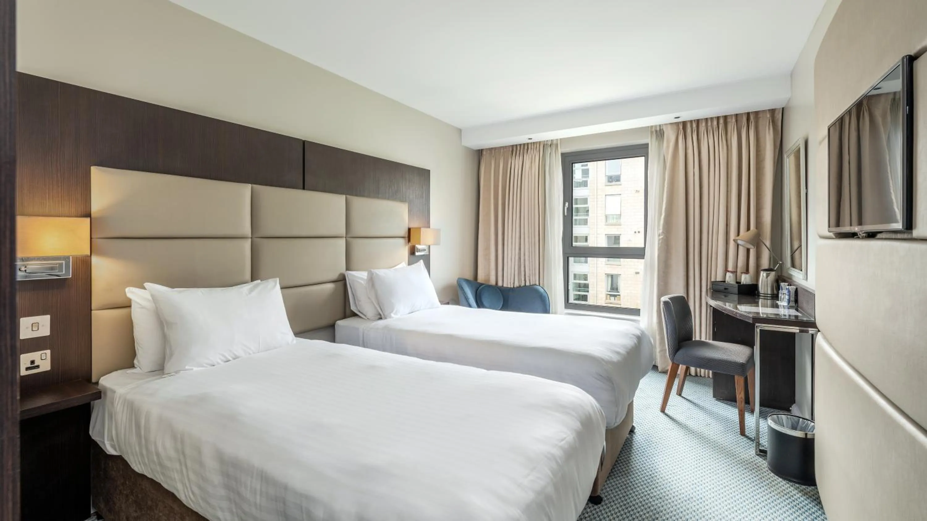 Bed in Mercure Edinburgh Haymarket