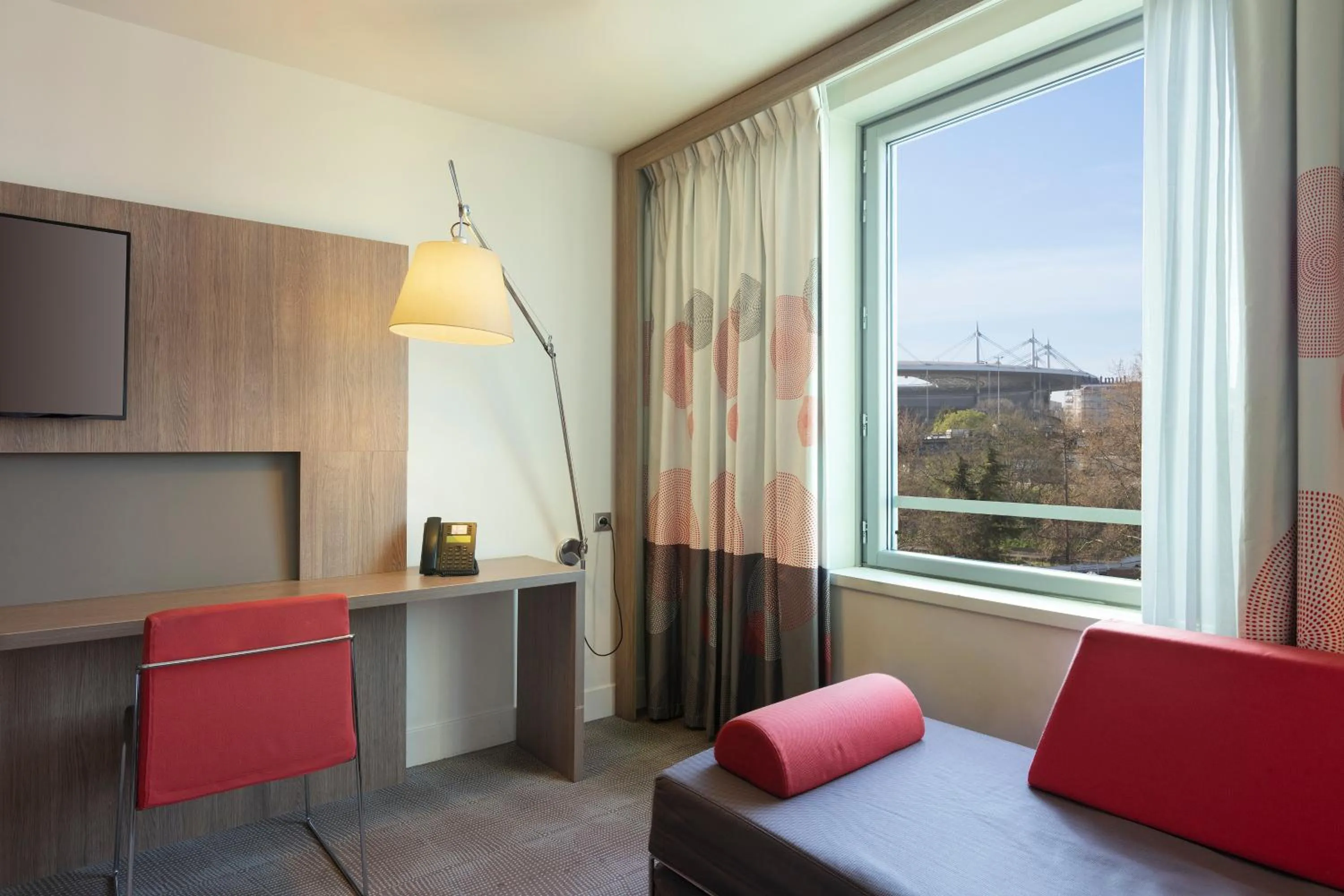 Bed in Novotel Paris Saint Denis Stade Basilique