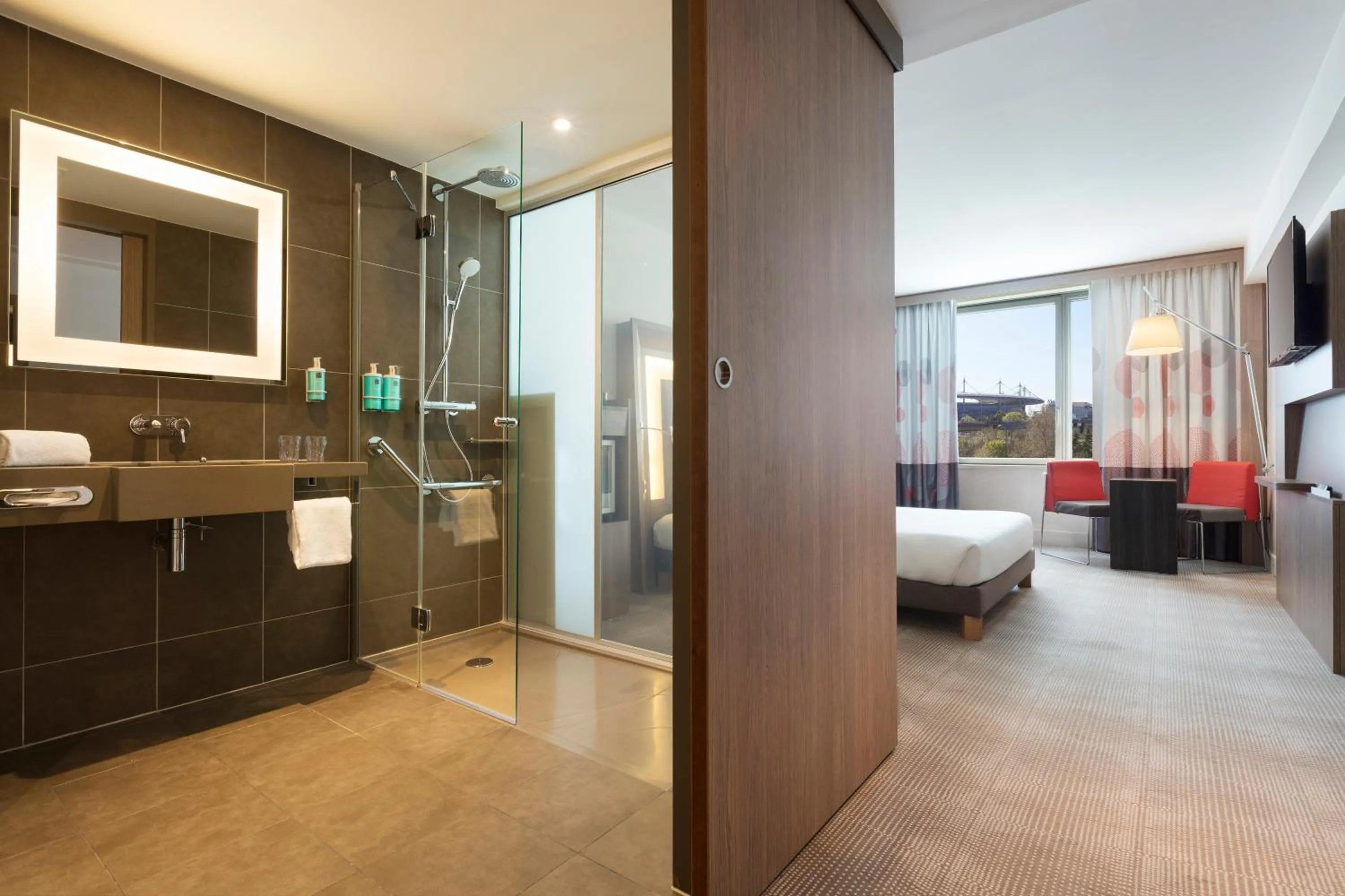 Shower in Novotel Paris Saint Denis Stade Basilique