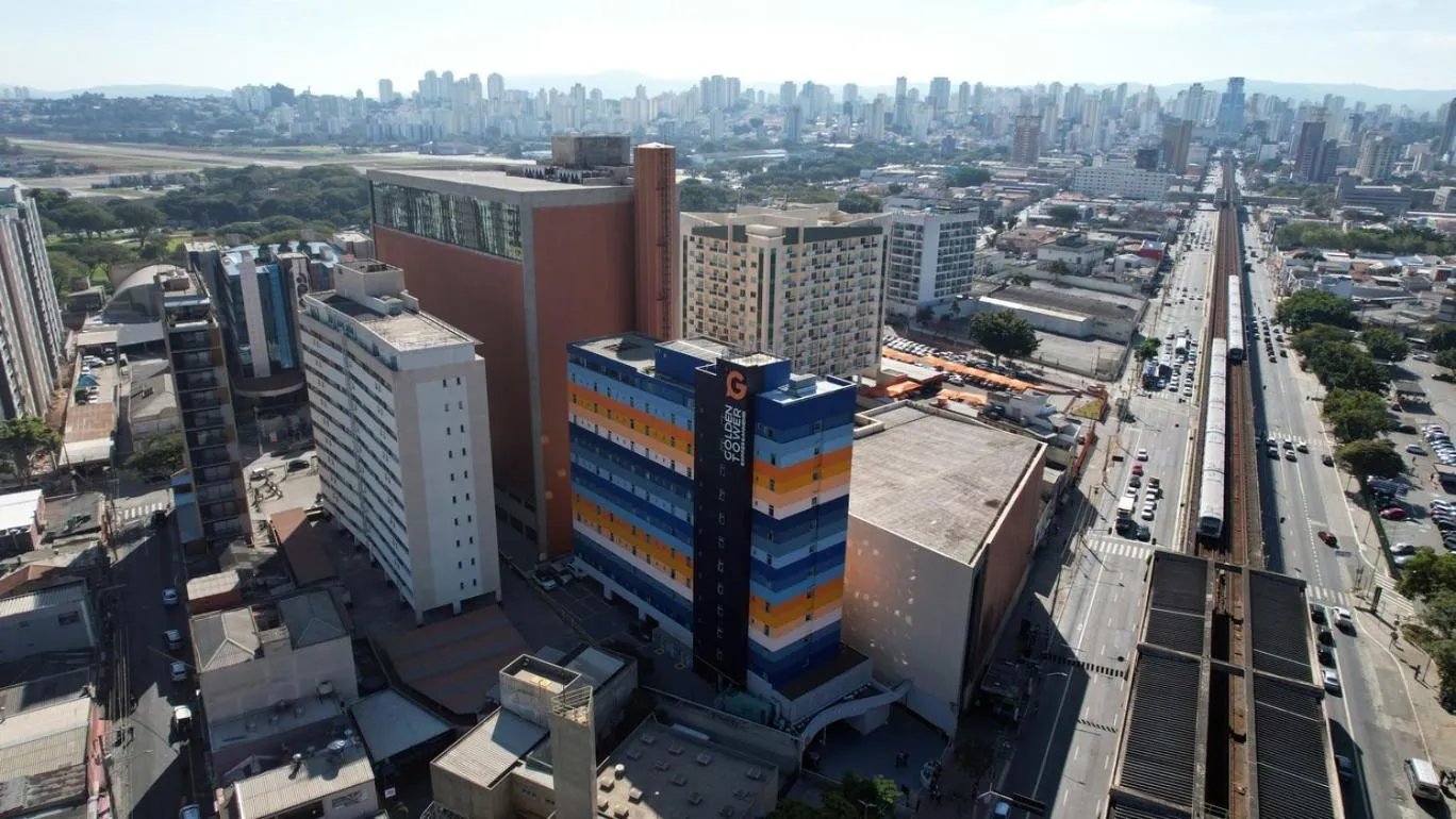 Property building in Golden Tower Express Anhembi by Fênix Hotéis