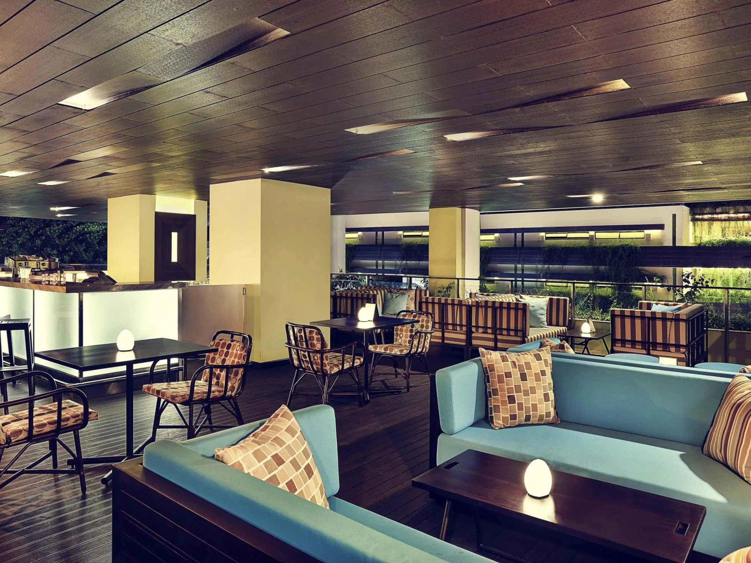 Lounge or bar in Mercure Bali Legian