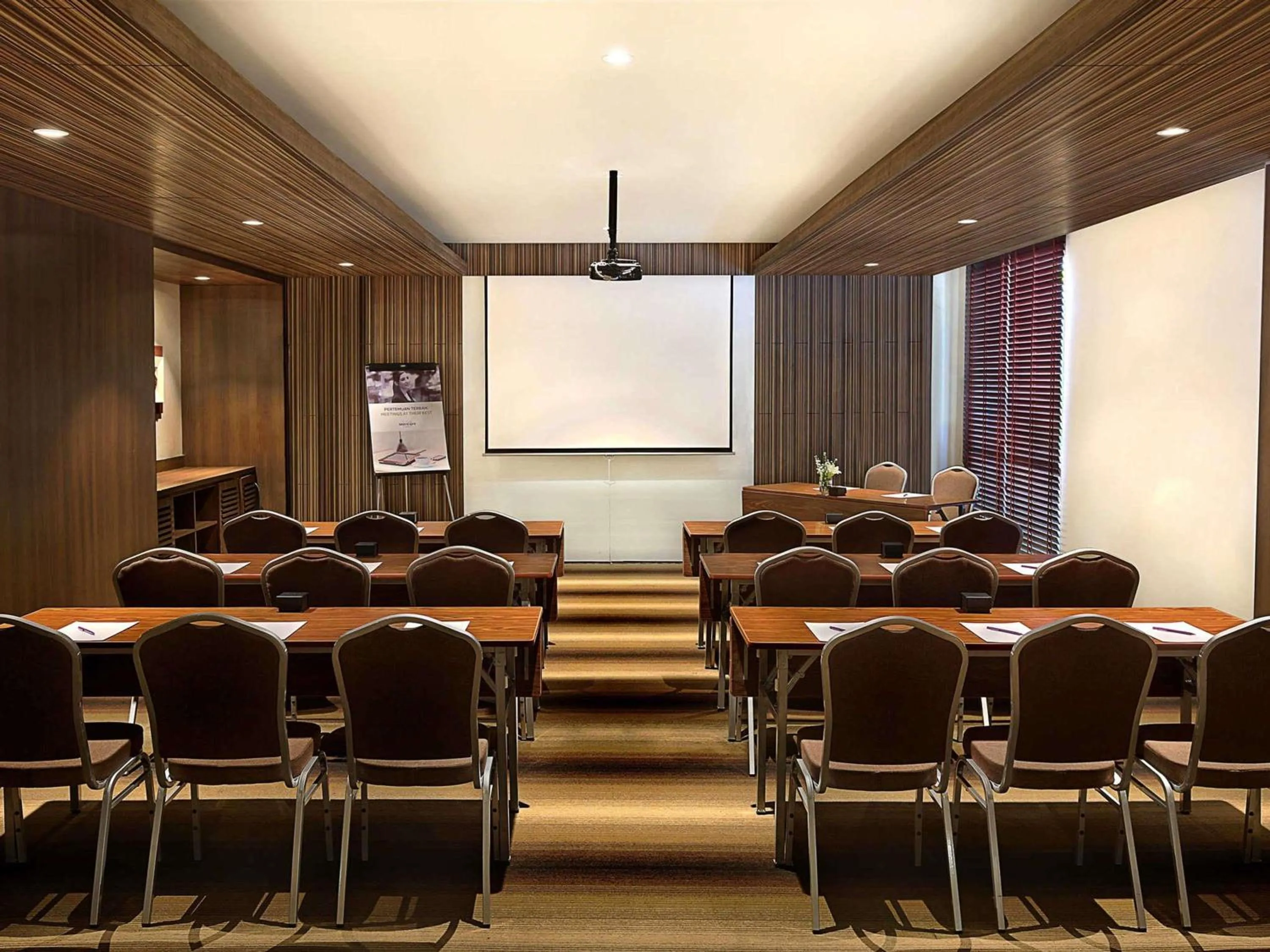 Meeting/conference room in Mercure Bali Legian